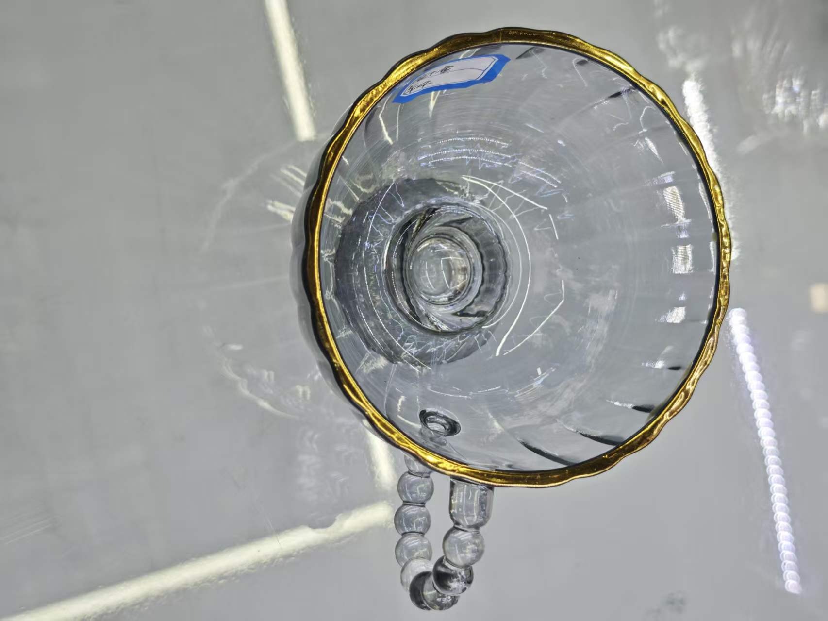 Gold-rimmed wavy glass cup with beaded handle, household cup, large-capacity water cup Application Scenario