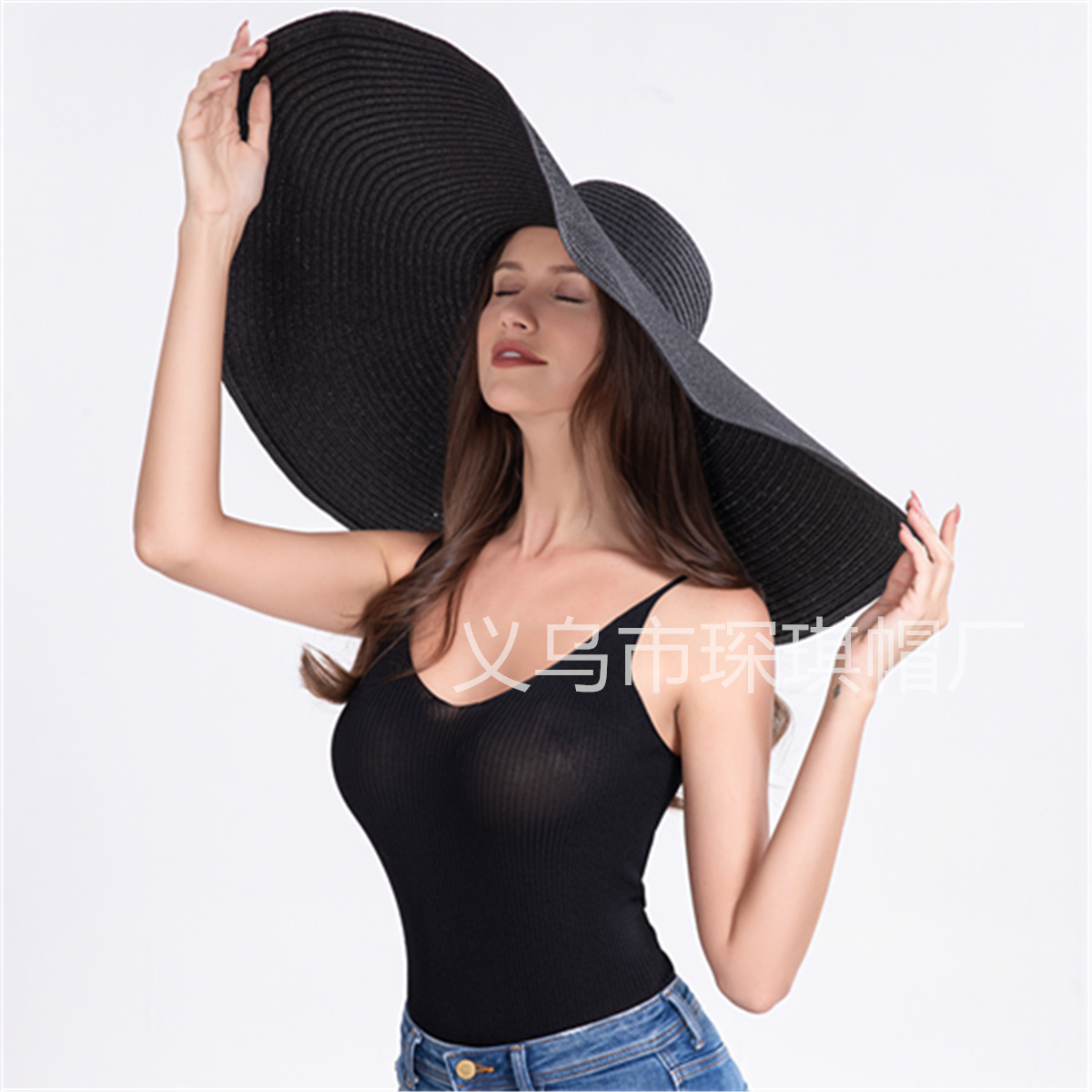 Ladies' cross-border bestsellers: Summer oversized brim straw hat, beach hat, seaside vacation sun protection hat, UV protection foldable, outdoor swimming pool shooting fashionable sun protection hat, solid color straw woven hat Application Scenario