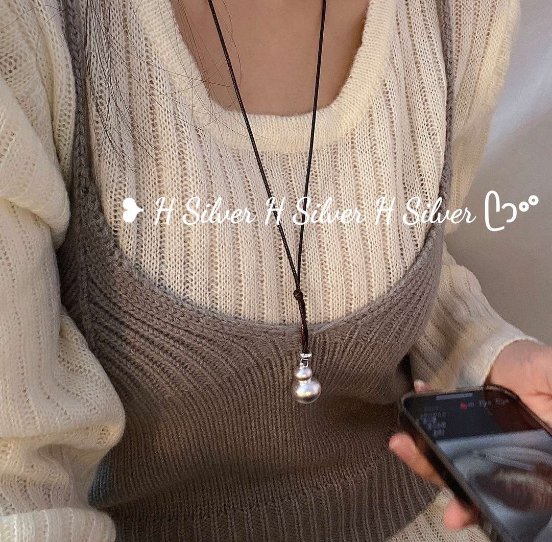思兰银饰S925纯银葫芦项链可情侣款时尚简约优雅长款设计感项链叠戴个性小众设计细节图