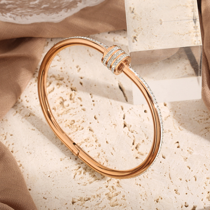 Wholesale of new titanium steel ins rose gold simple diamond-encrusted and gold-plated women's bracelets from Europe and America Application Scenario