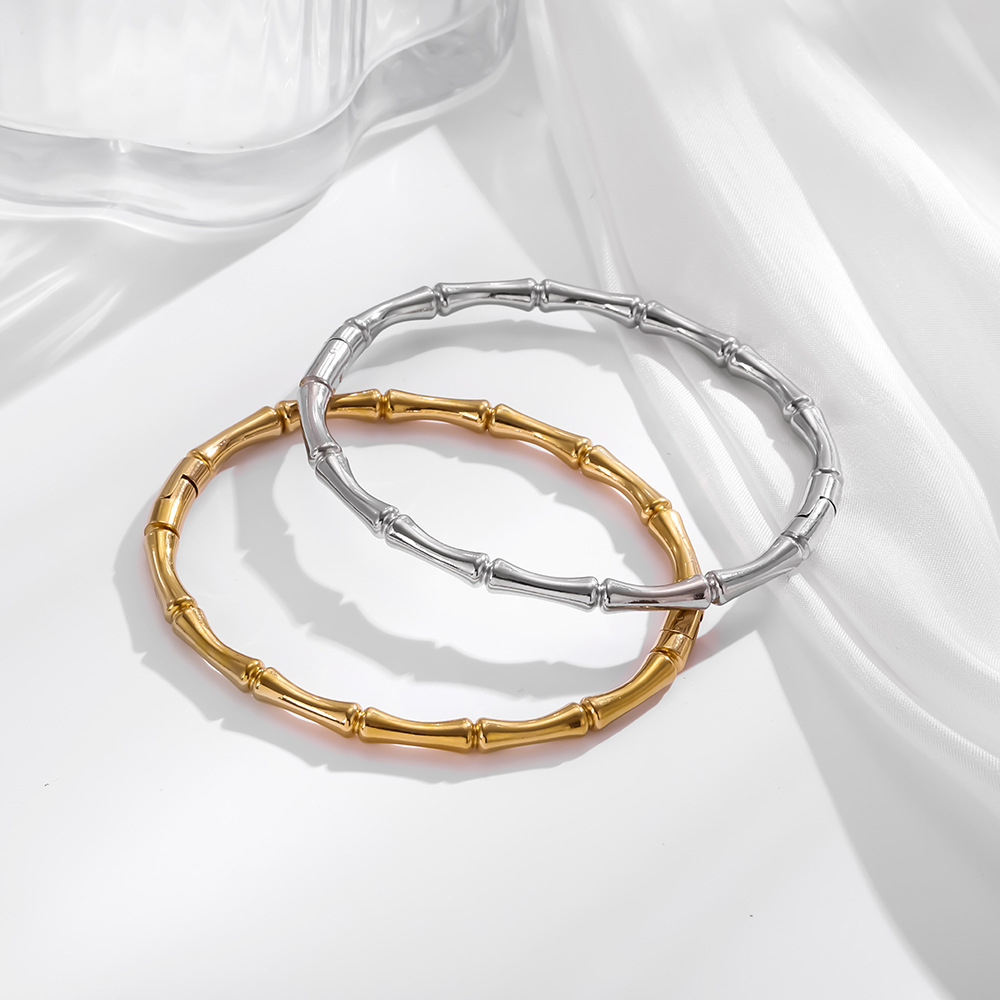 The stainless steel bamboo bracelet with a high-end European and American feel is simple and luxurious. It is 18K gold-plated and does not fade, making it a fashionable and versatile bracelet