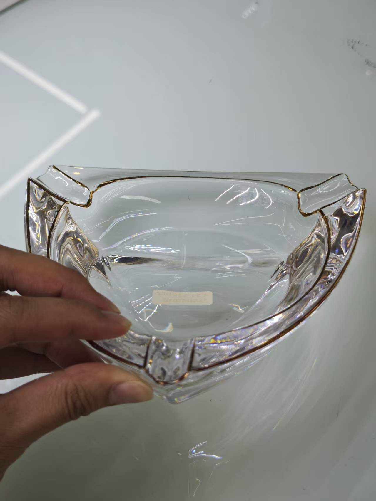 The large-capacity anti-scald design of the household ashtray allows for cleaning the ash box, suitable for both home and office use Application Scenario