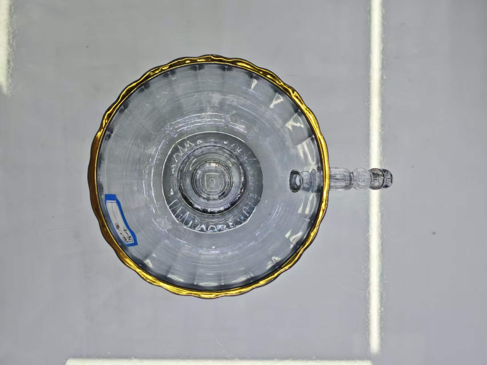 Gold-rimmed wavy glass cup with beaded handle, household cup, large-capacity water cup Item Picture