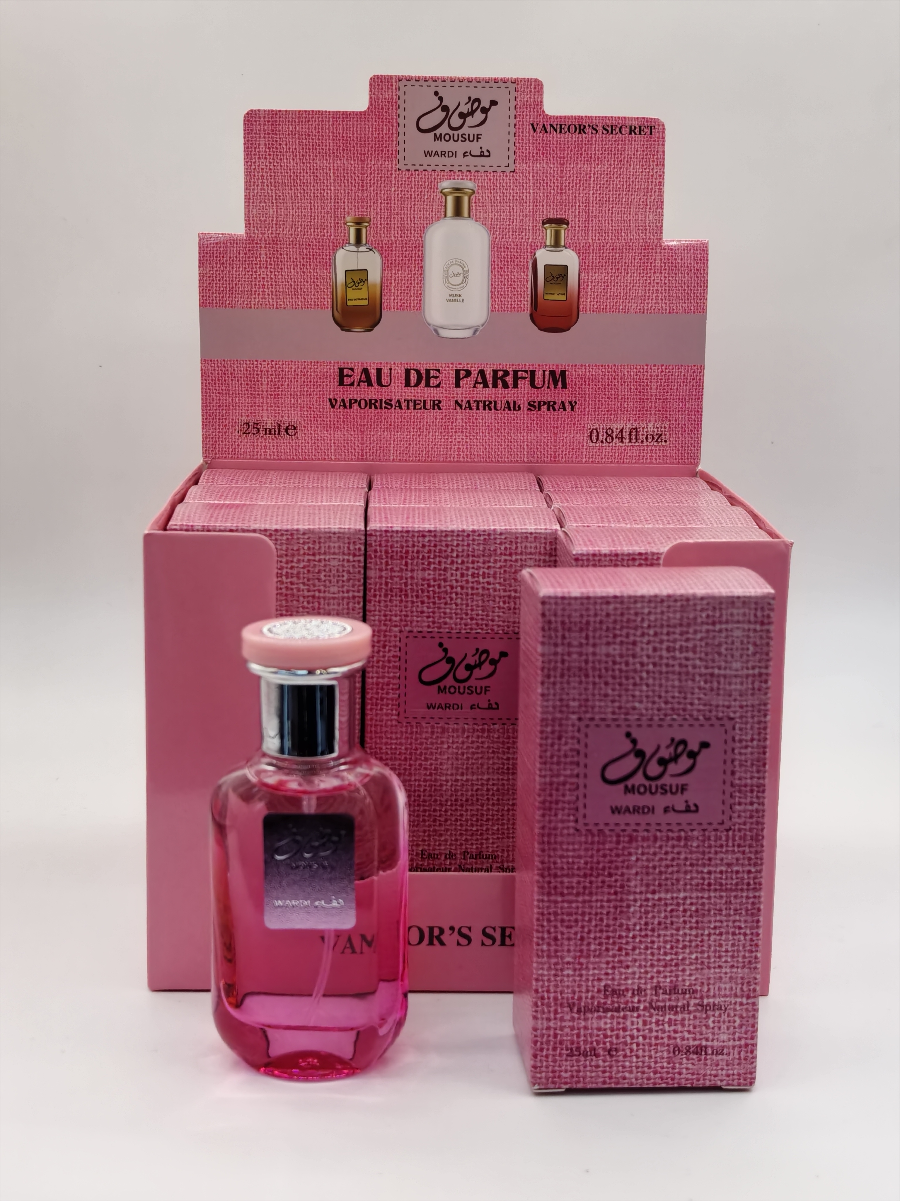 This 25ml perfume from foreign trade features a variety of fresh and long-lasting scents, with a delicate and elegant aroma for both women and men