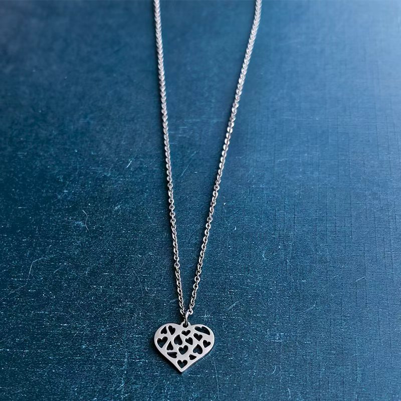 Cross-border foreign trade love bracelets, pendants, necklaces, DIY jewelry accessories, titanium steel, stainless steel, fashionable, versatile, personalized and trendy detail image 3