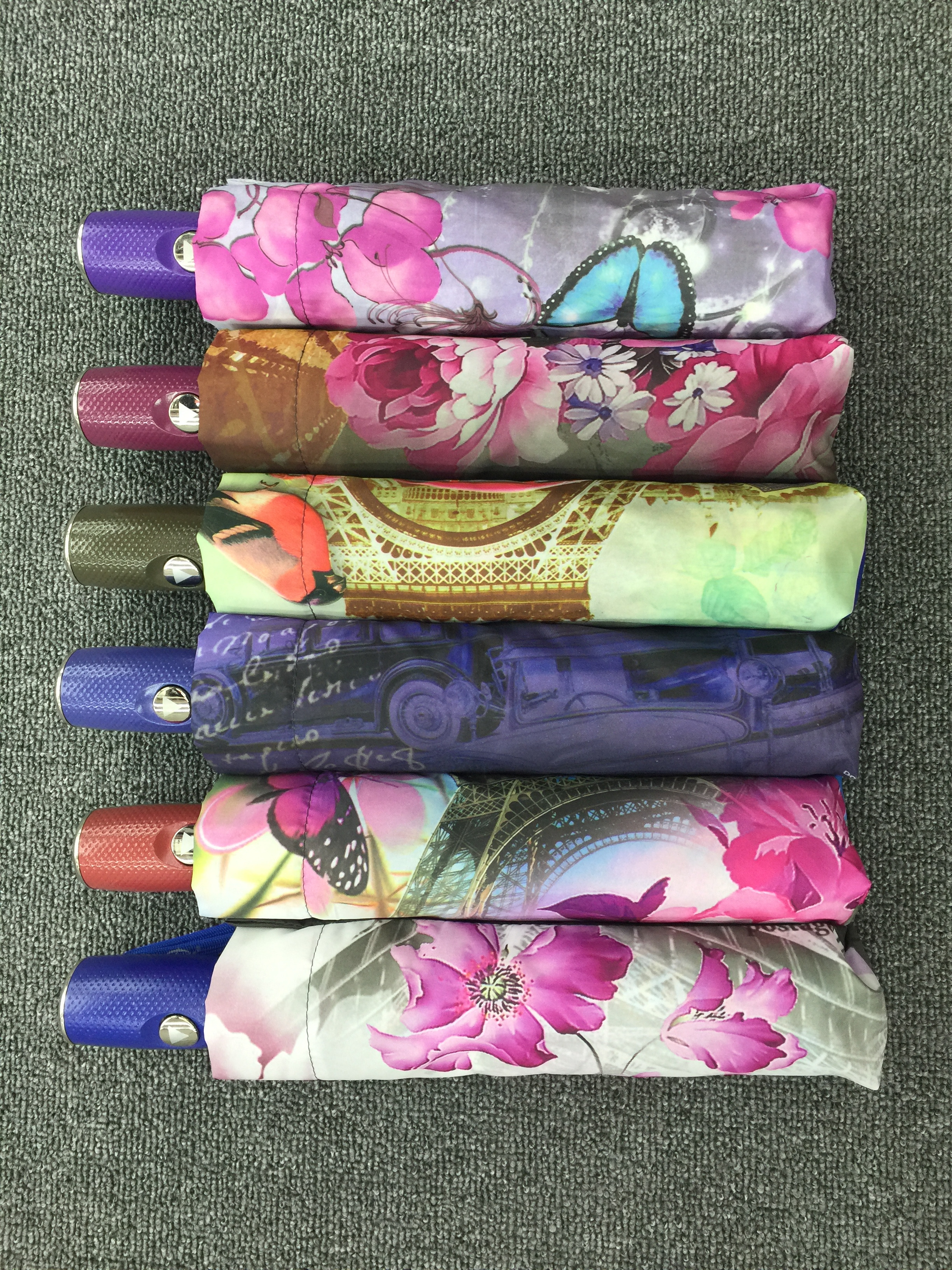 A thickened folding umbrella for wind and sun protection, a portable small umbrella suitable for both sunny and rainy days