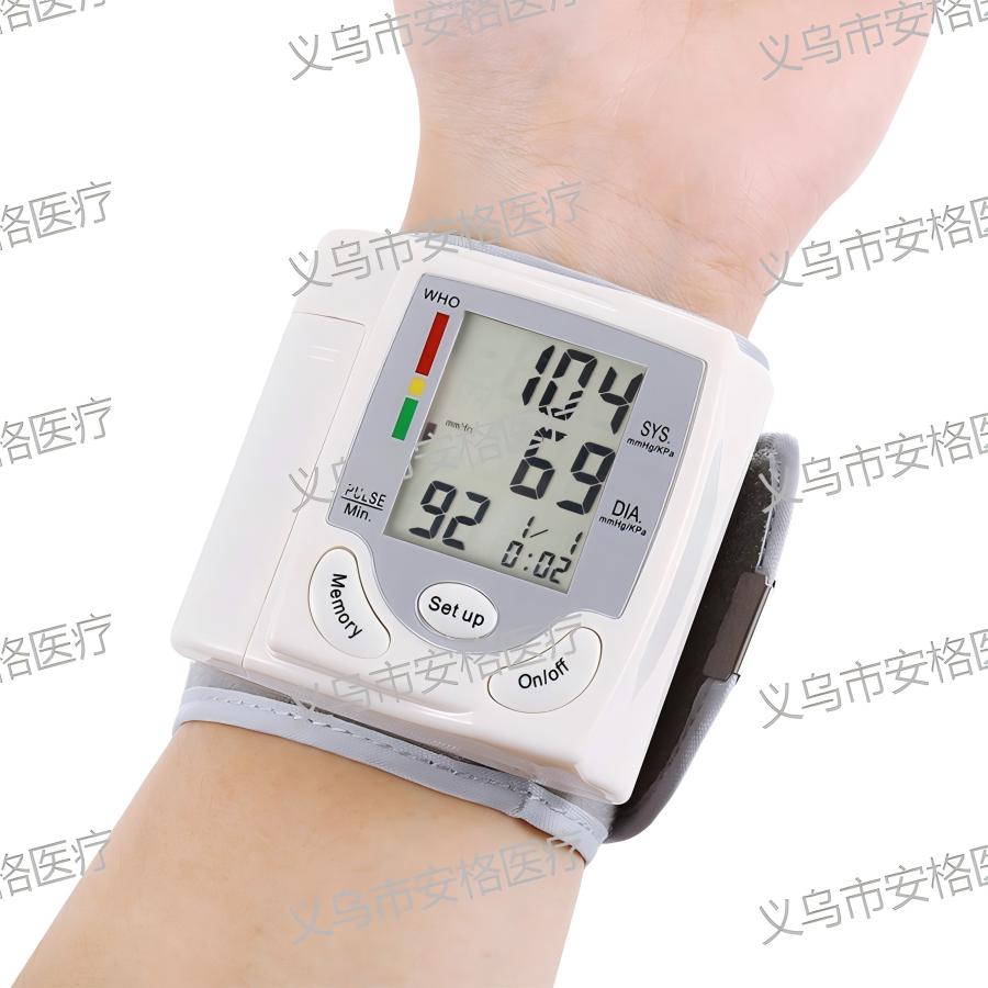 Export wrist blood pressure monitor, home high and low pressure heart rate measurement portable blood pressure monitor, English cross-border blood pressure instrument