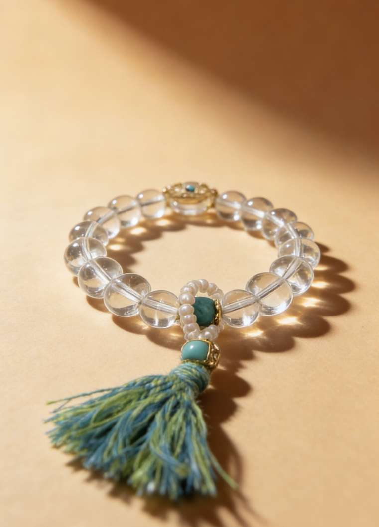 Natural white crystal bracelet jewelry, fashionable and simple for girls and boys details Picture