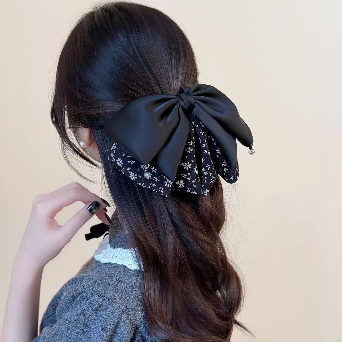 The blue retro semi-tied hair clip exudes a high-end and elegant charm. The multi-layered bow hair clip is a new French style with a strong atmosphere detail image 11