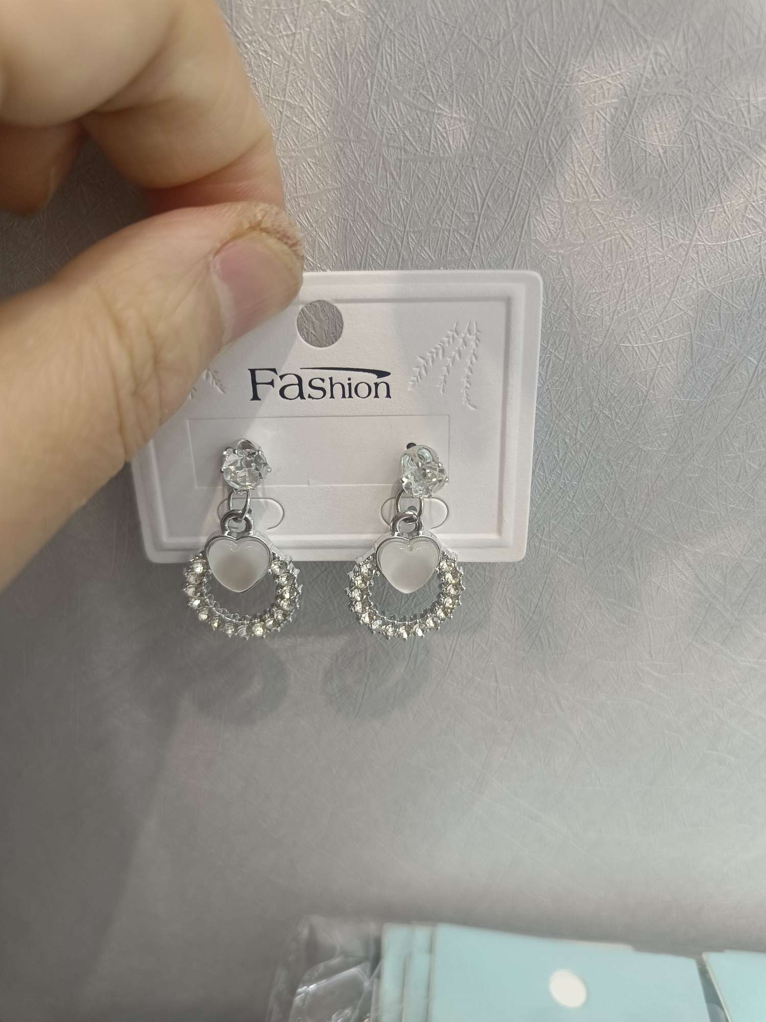 Rose gold colored brick and stone stud earrings and ear needles are fashionable, simple and niche accessories for girls as gifts Rose gold colored brick and stone stud earrings and ear needles are fashionable, simple and niche accessories for girls as gifts