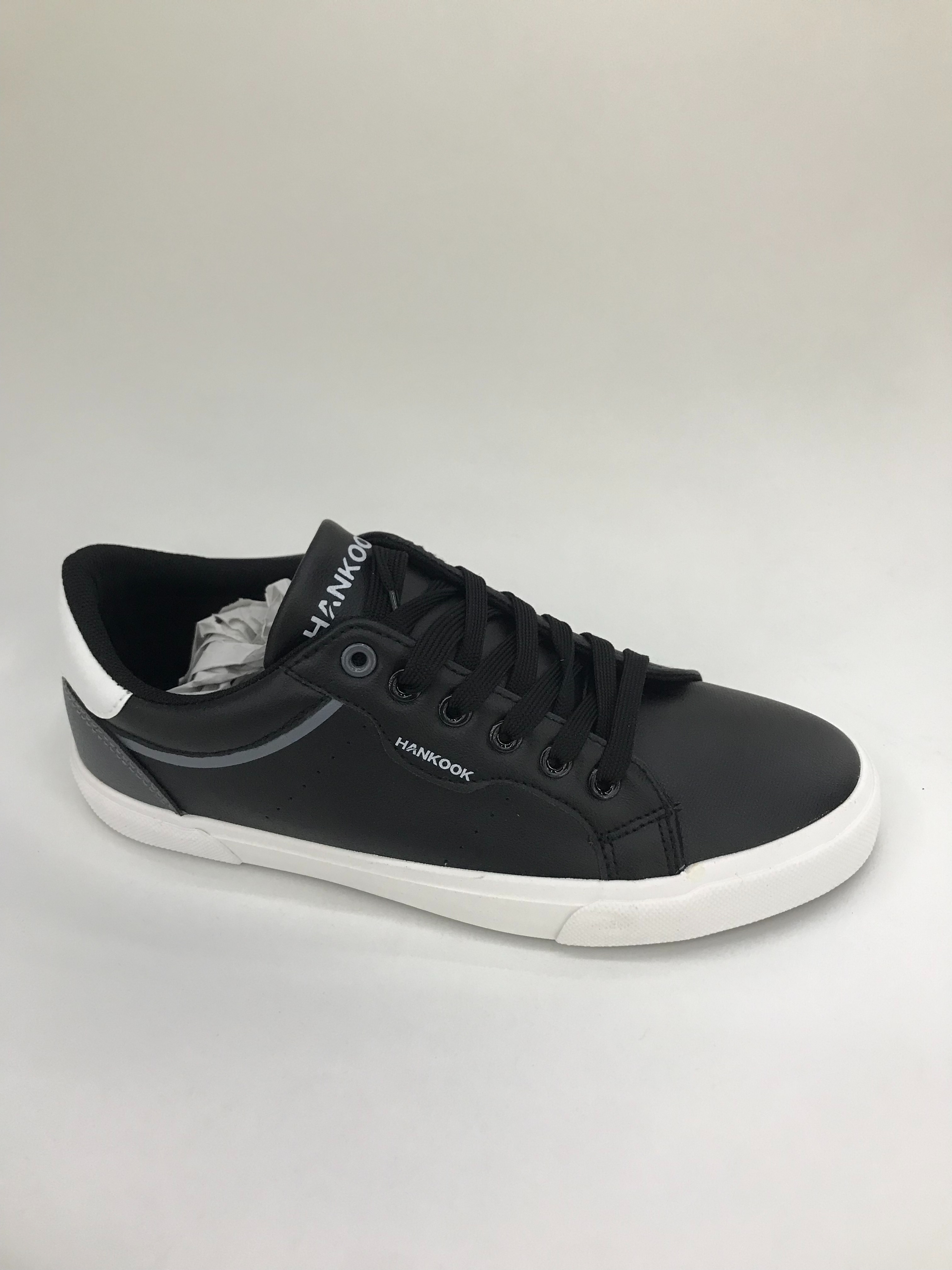 Fashionable sports board shoes, lightweight and breathable running shoes, men's anti-slip skate shoes full figure