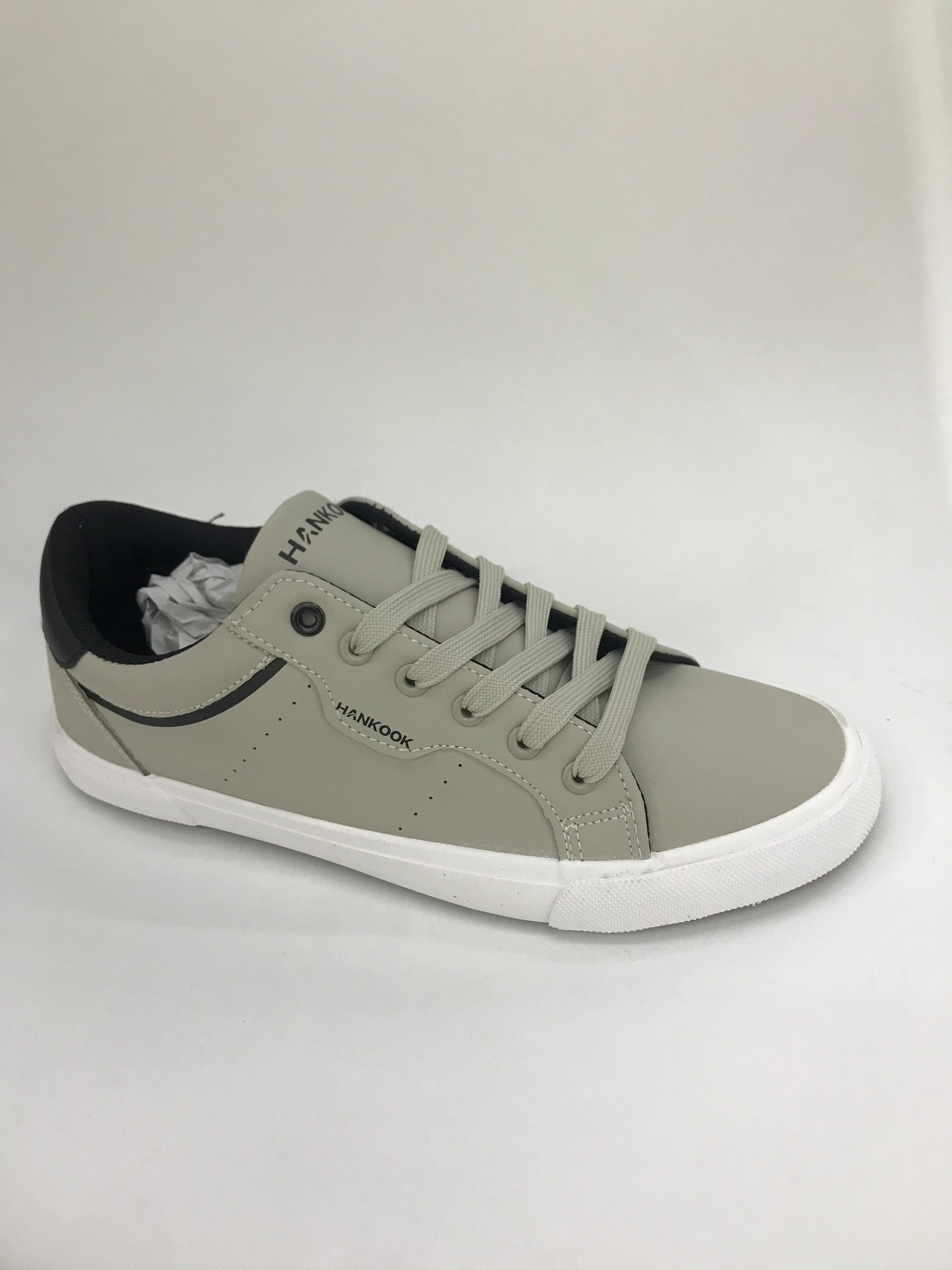 Fashionable sports board shoes, lightweight and breathable running shoes, men's anti-slip skate shoes details Picture
