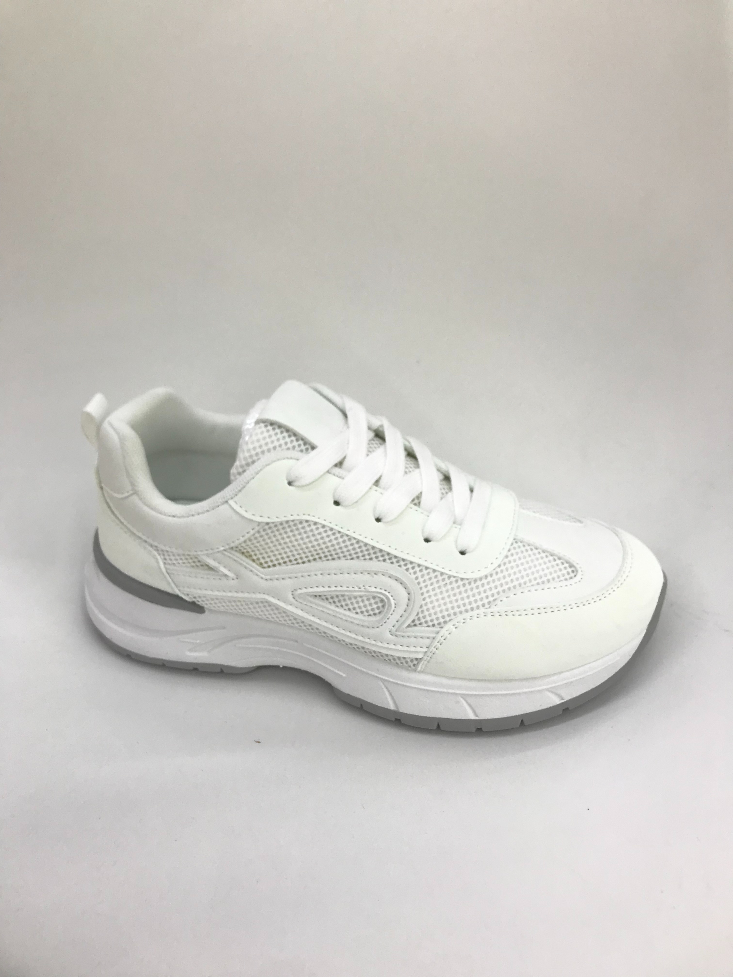 Women's sports shoes are breathable and lightweight. Running shoes are anti-slip, comfortable and shock-absorbing Application Scenario