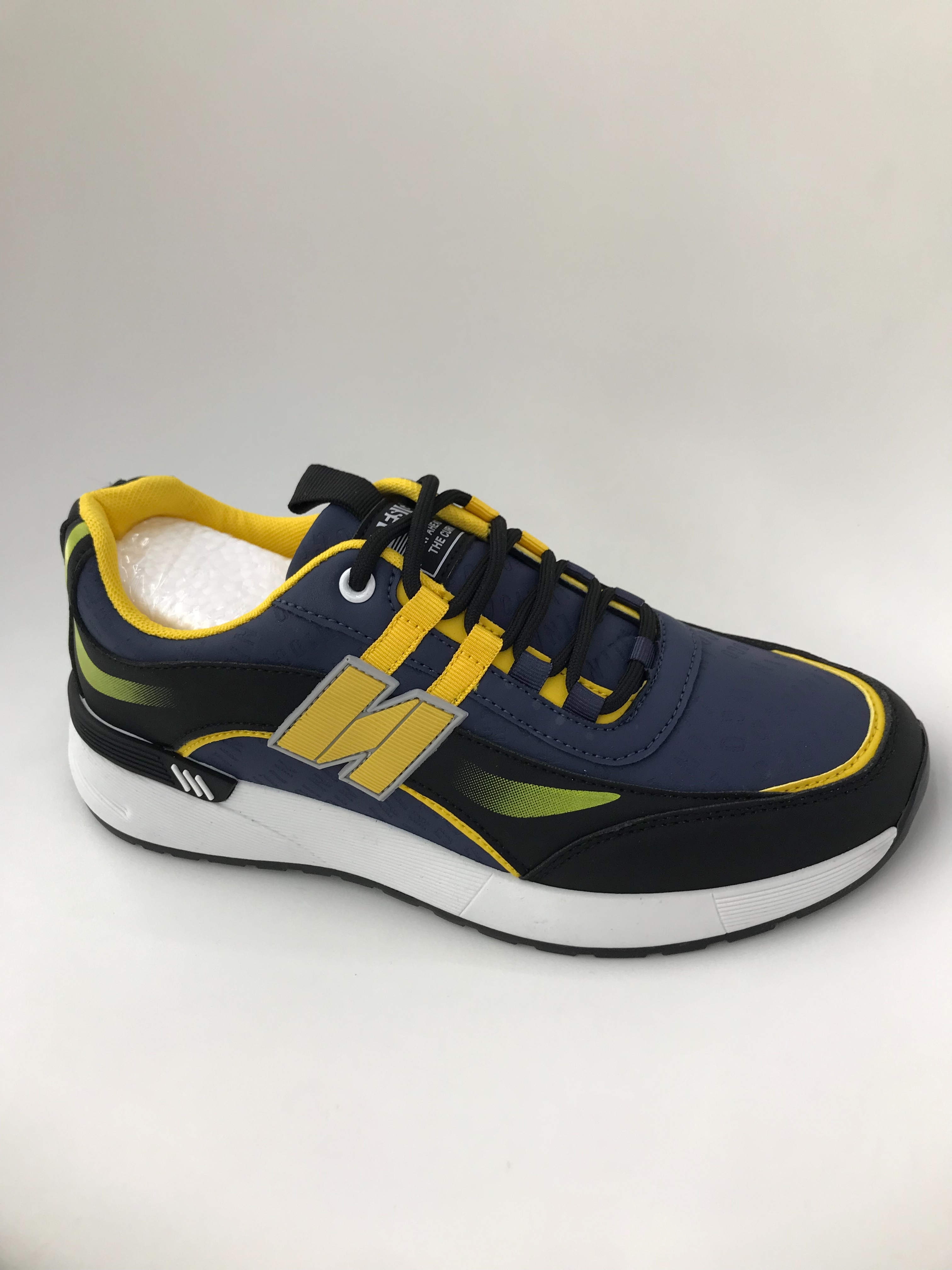 Sports shoes are breathable, lightweight, shock-absorbing, anti-slip and wear-resistant, suitable for men details Picture