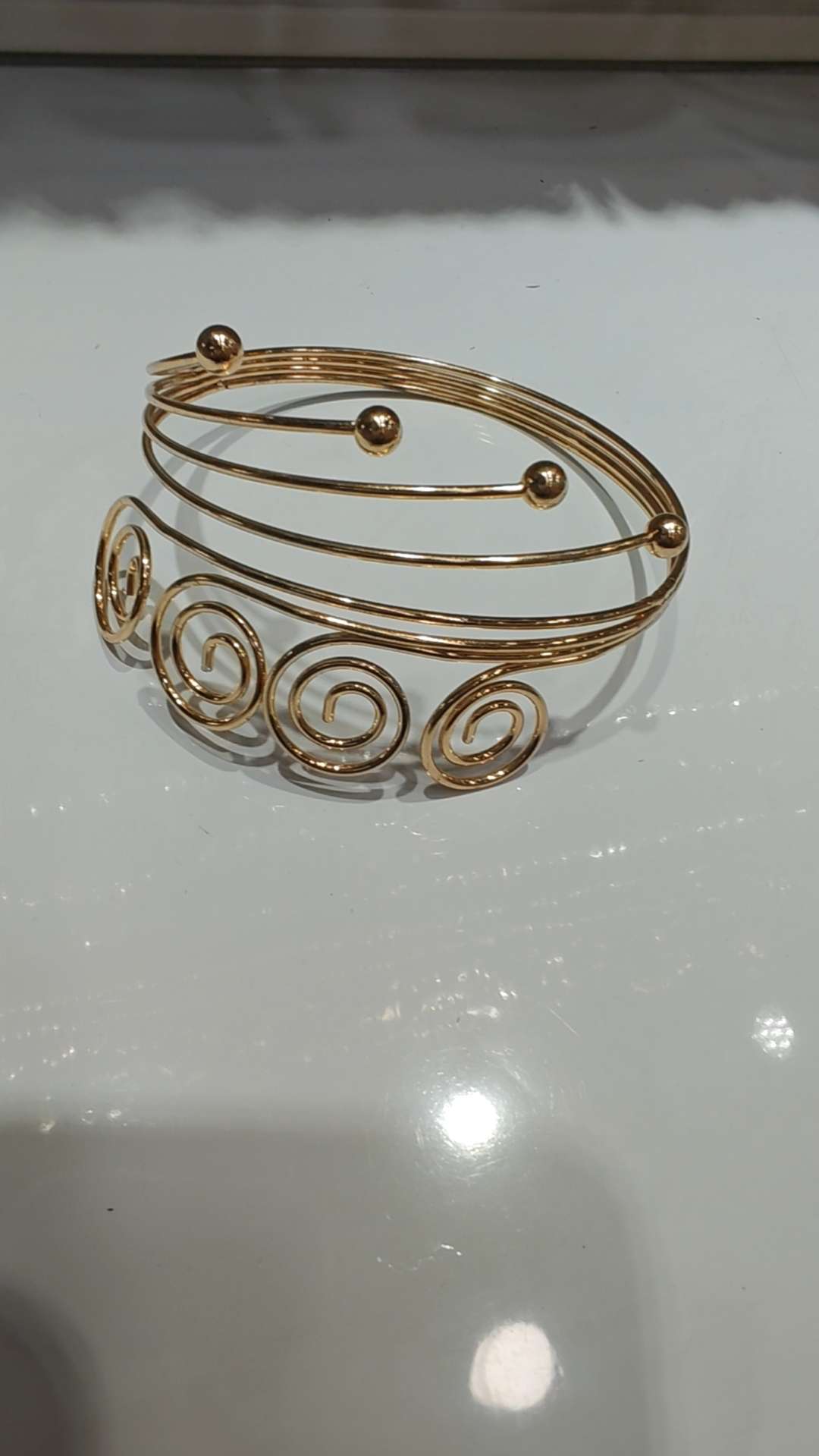 Natural pearl bracelet jewelry, a simple, fashionable and light luxury accessory for women, as a gift for your girlfriend
