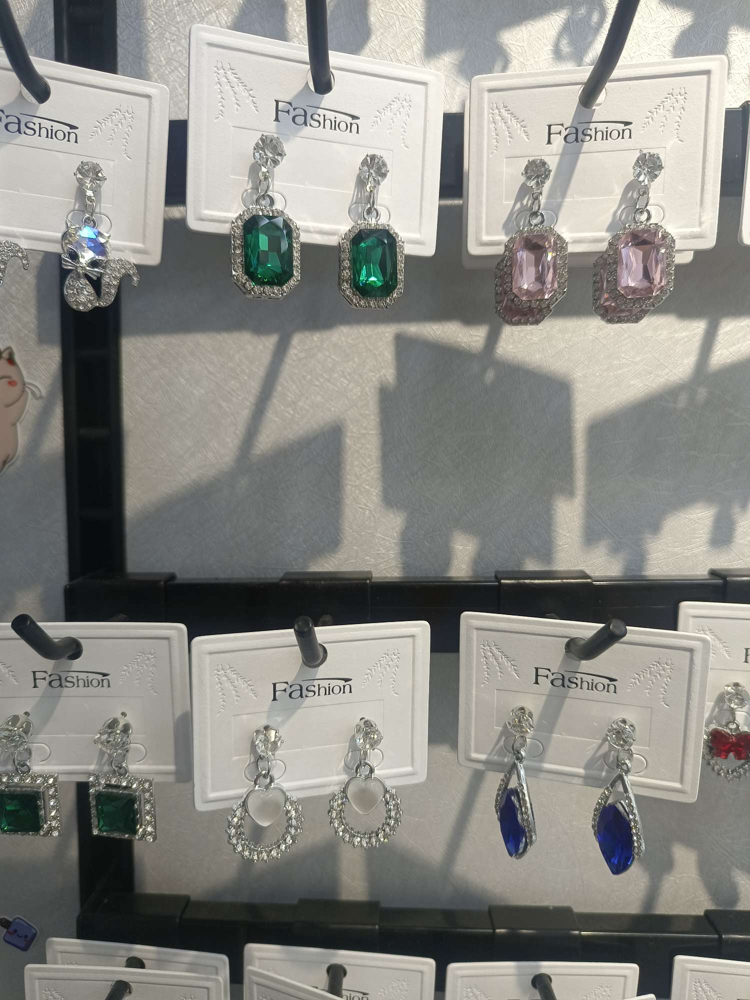 Jasmine flower design earrings are fashionable and simple accessories for women, trendy and individualistic details Picture