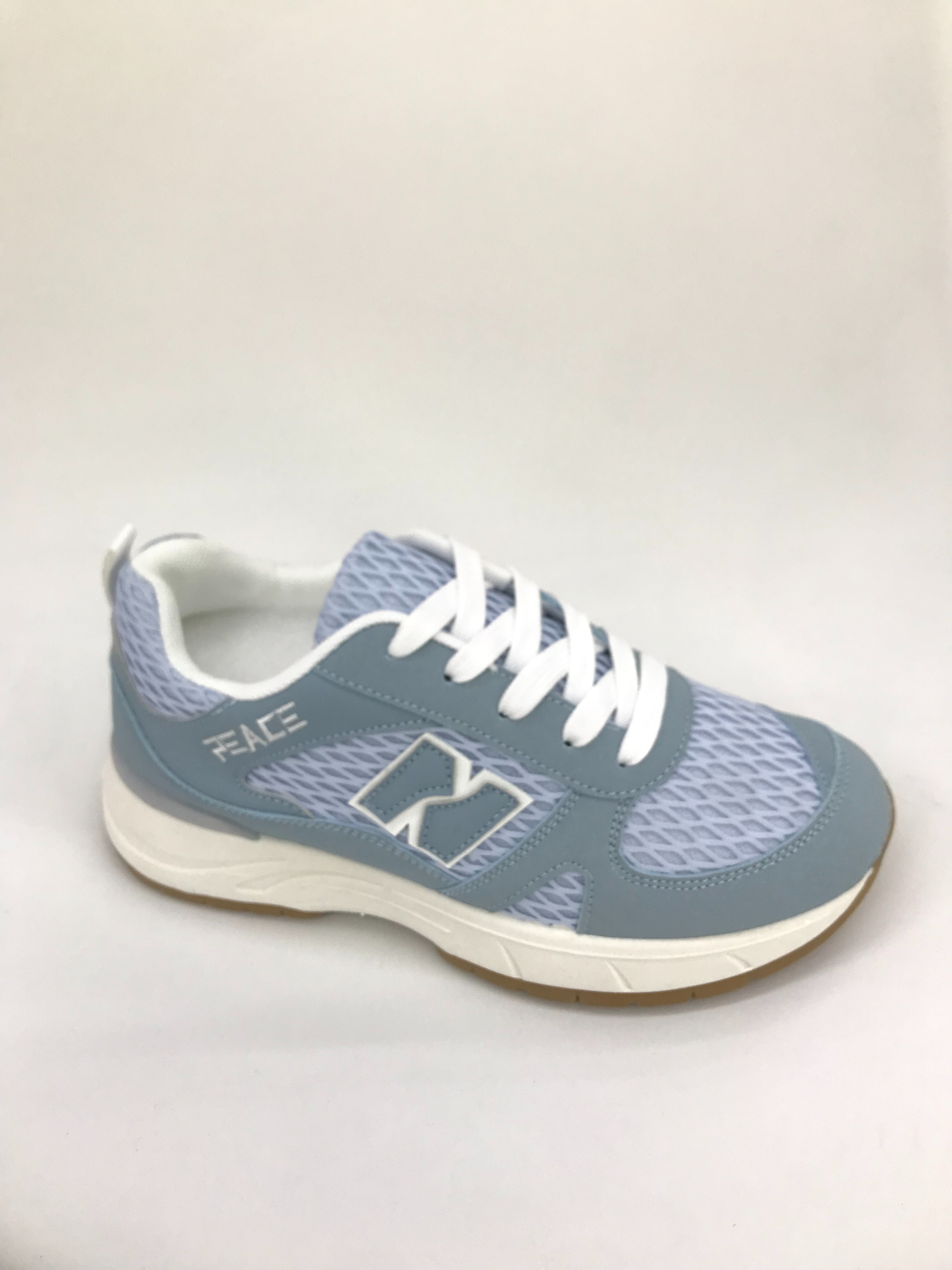 These sports shoes are breathable, lightweight, comfortable, anti-slip and wear-resistant, making them a trendy choice for women Specification drawing