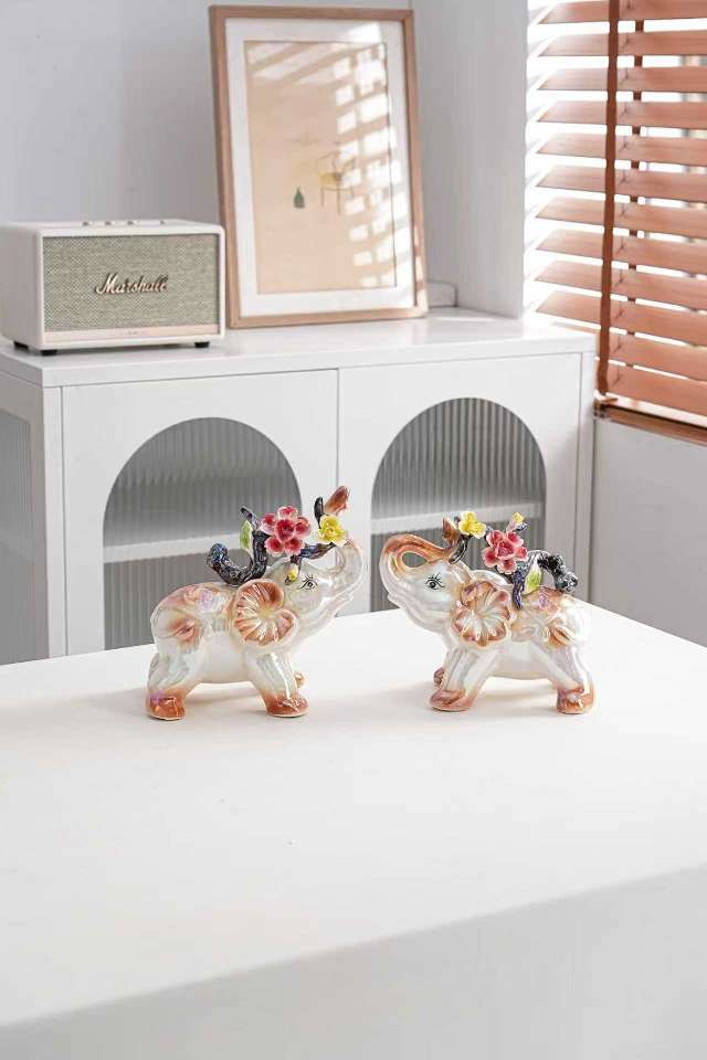 Ceramic handicrafts, gifts, ornaments, exquisite decorative items, excellent gifts, moving into a new home, wedding, users, everything is renewed. 36304 Item Picture