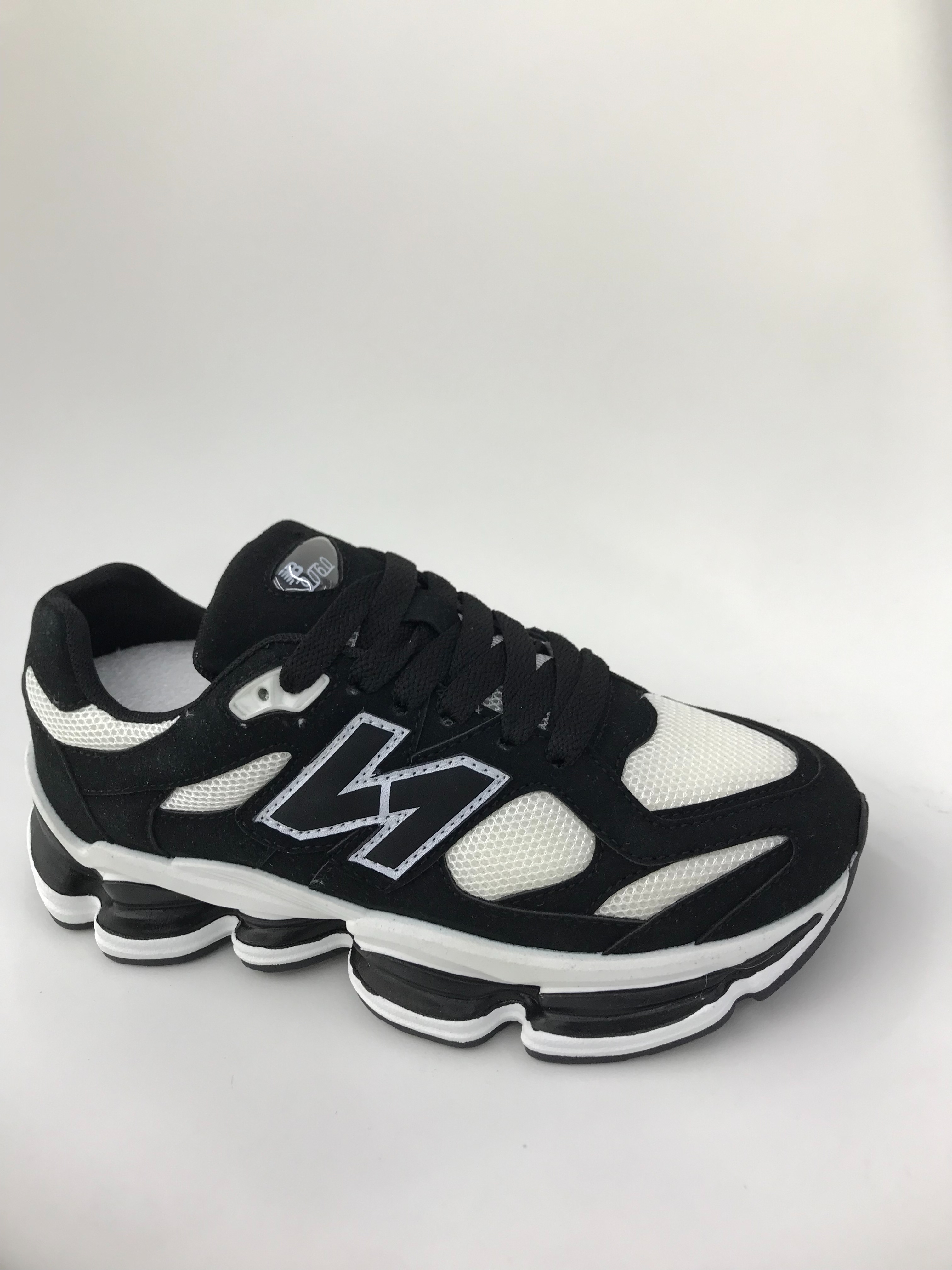 安踏轻便透气运动鞋 男女款休闲跑步鞋防滑耐磨