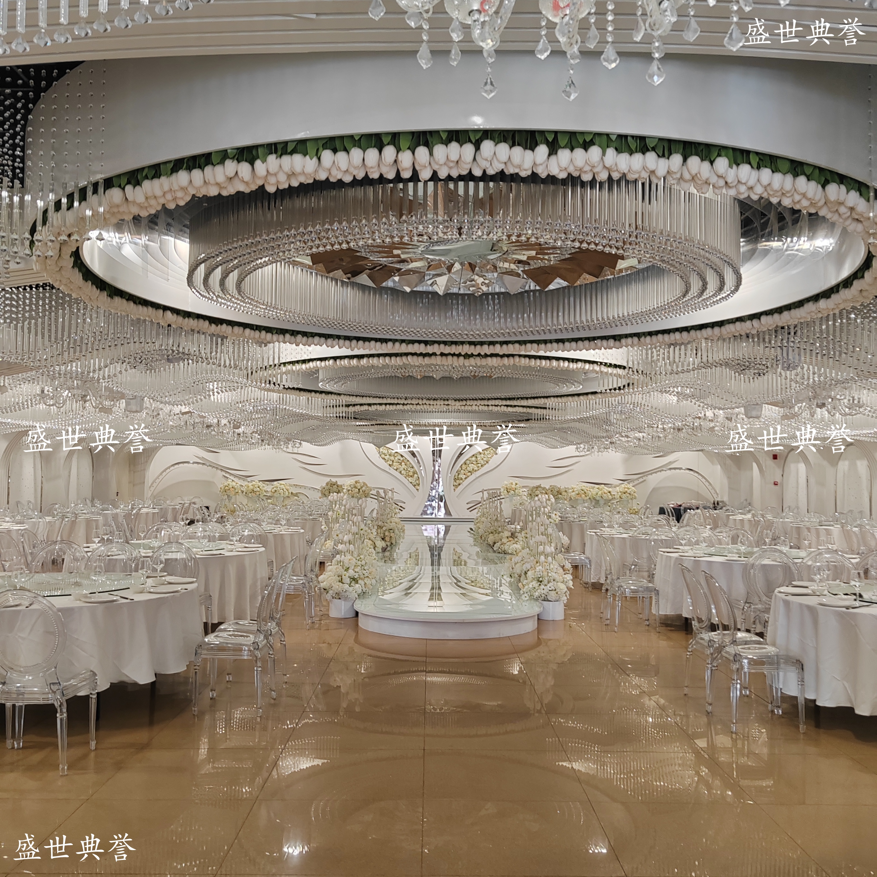 Hangzhou foreign trade wholesale acrylic bamboo joint chairs, outdoor wedding transparent chairs, hotel banquet hall wedding banquet princess chairs Item Picture