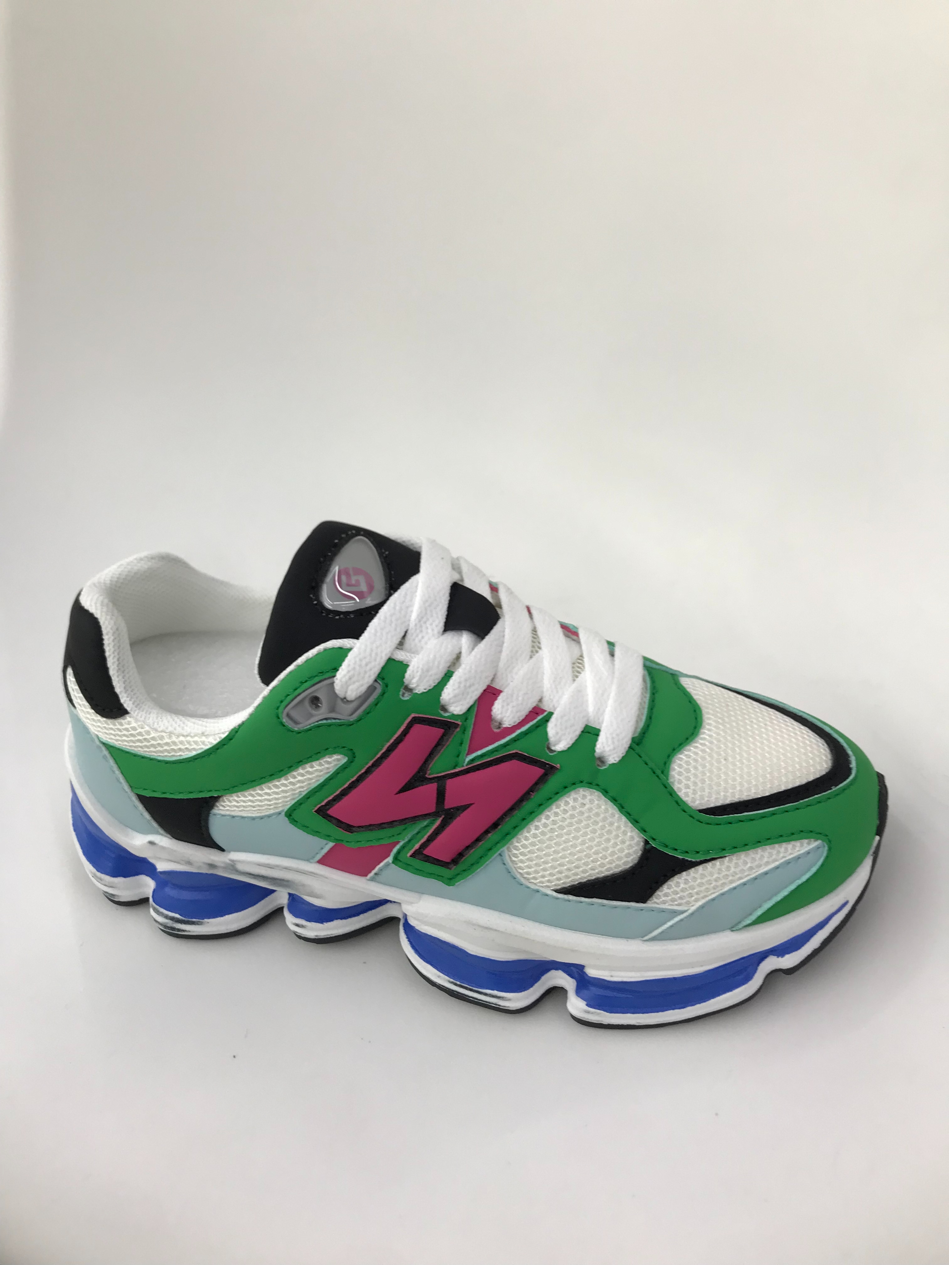The spliced sports shoes are breathable, comfortable, anti-slip, wear-resistant and shock-absorbing Item Picture