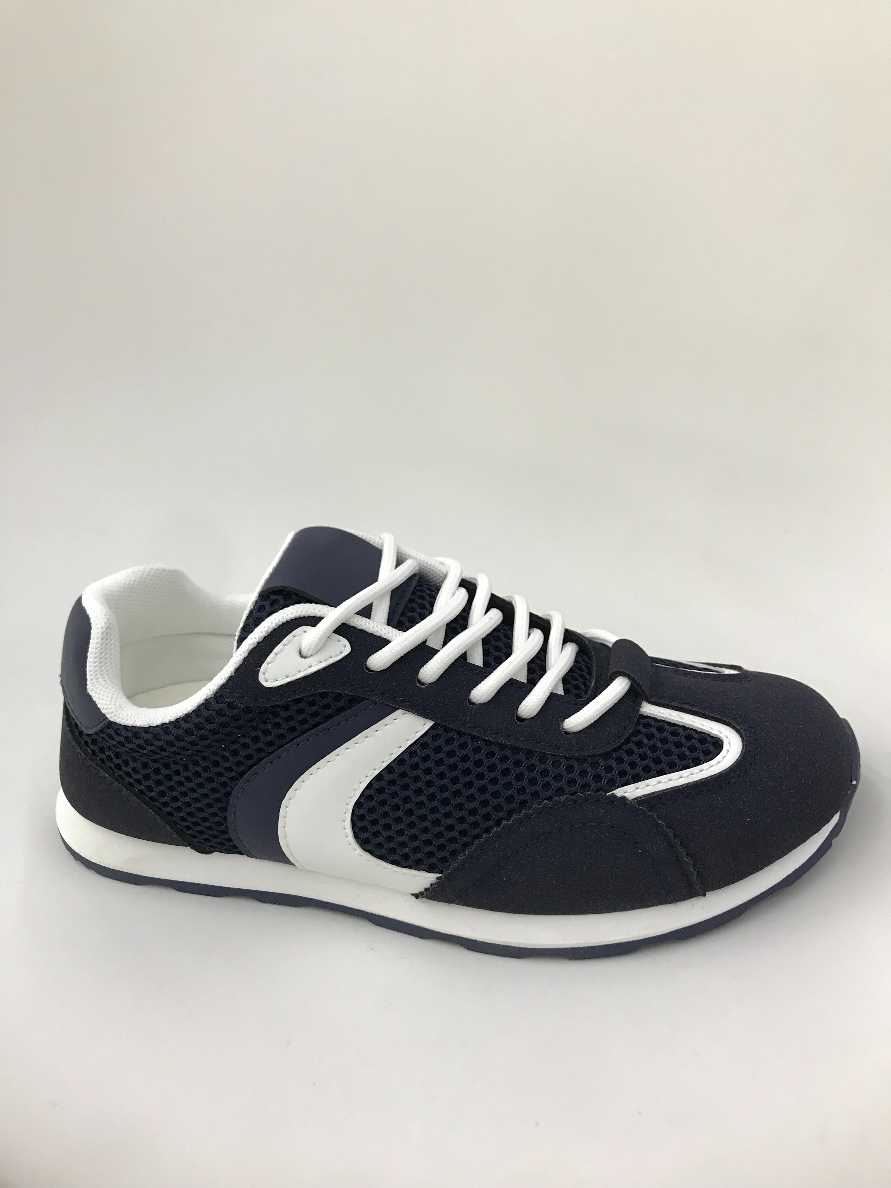Women's sports shoes are breathable, lightweight, shock-absorbing, anti-slip, wear-resistant and versatile full figure