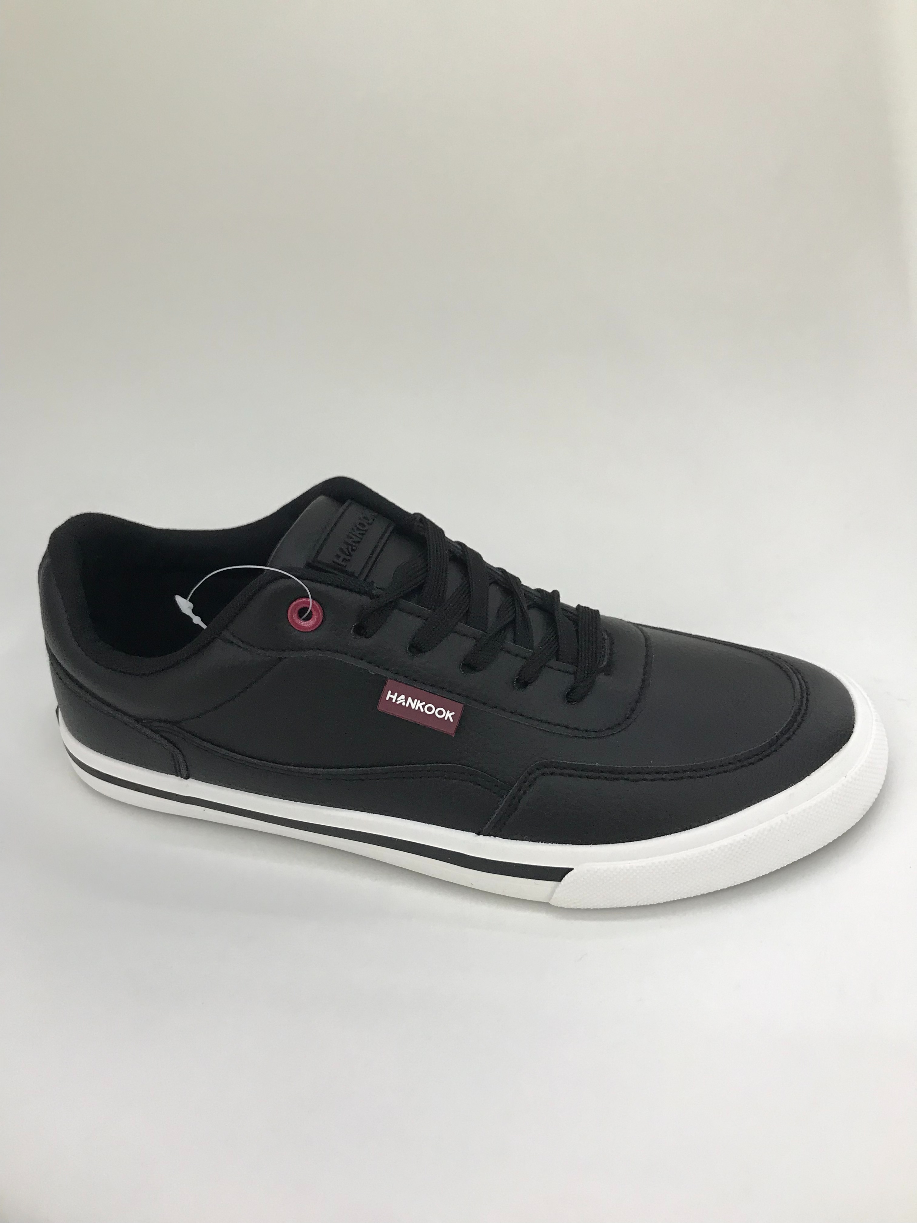 Dark blue sports shoes are lightweight, breathable, anti-slip and wear-resistant. New skate shoes are fashionable details Picture