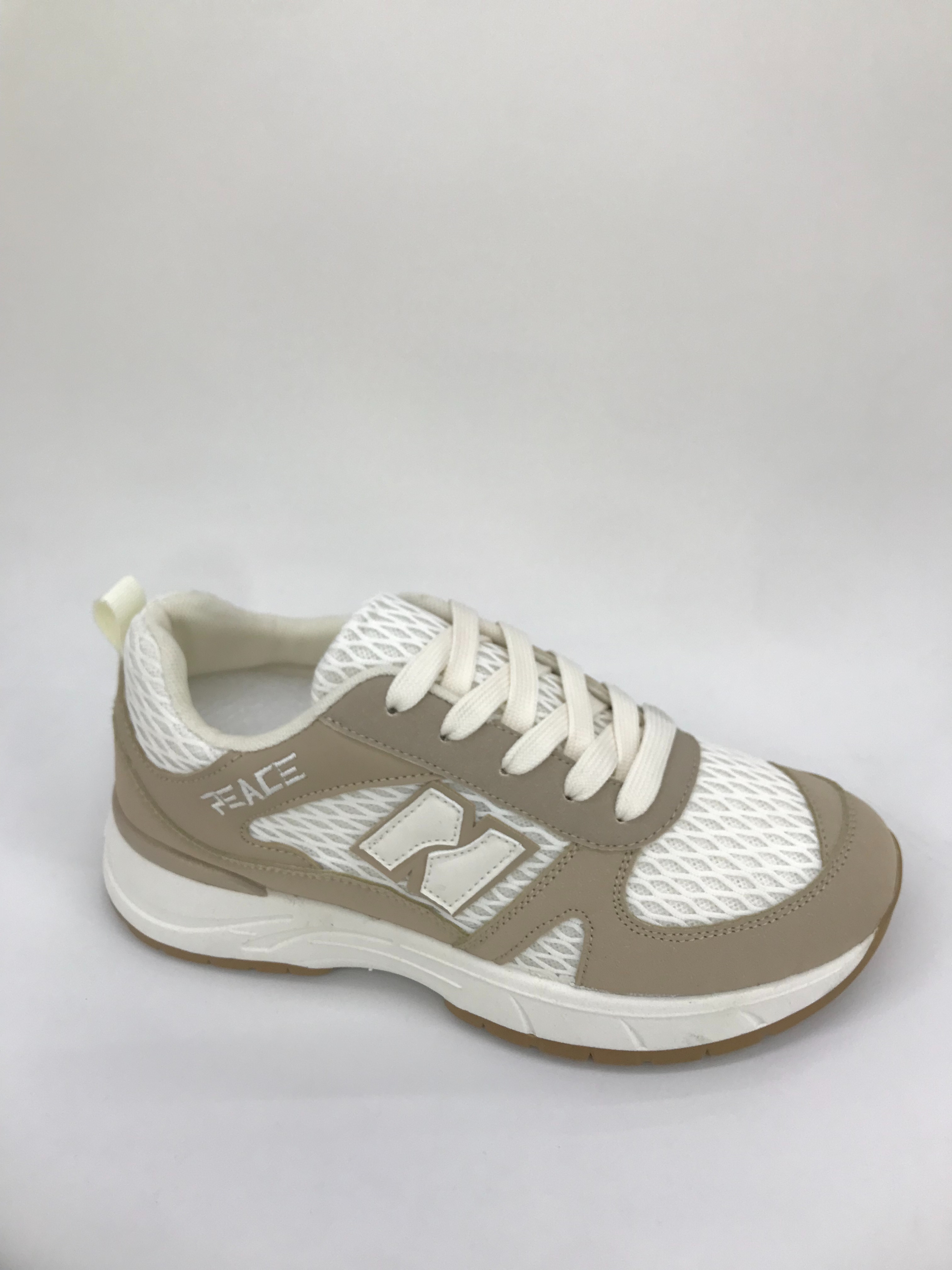 These sports shoes are breathable, lightweight, comfortable, anti-slip and wear-resistant, making them a trendy choice for women Application Scenario