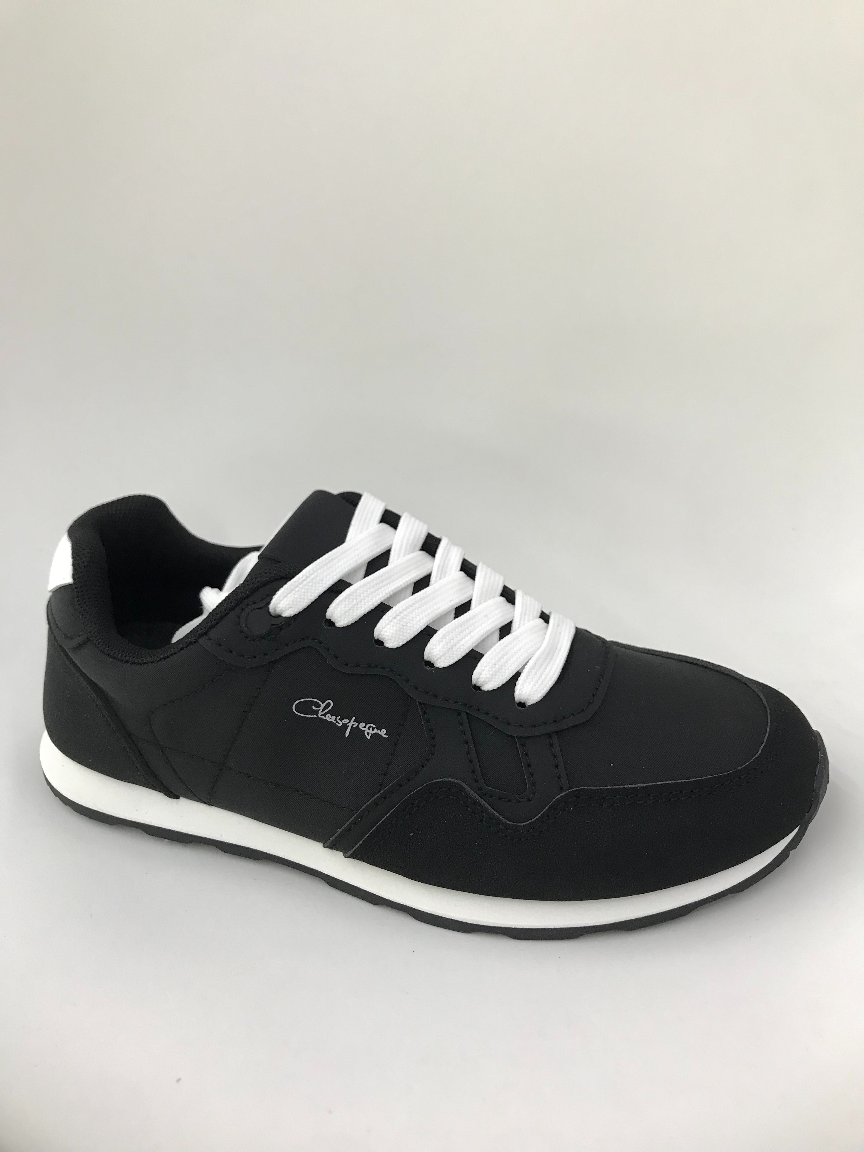 Women's casual sports shoes are breathable, lightweight, comfortable, anti-slip, wear-resistant and versatile full figure