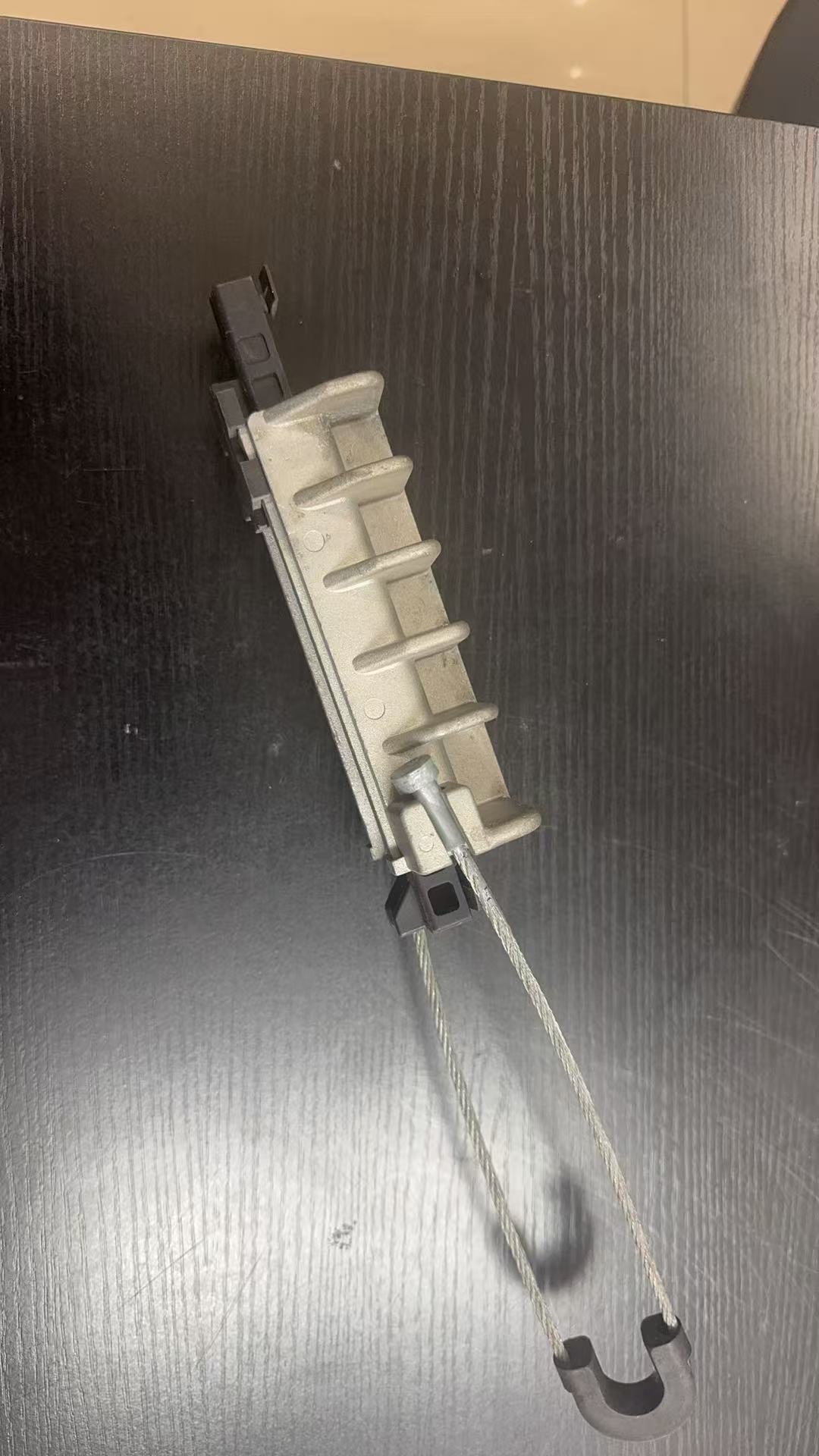 线夹白底实物图