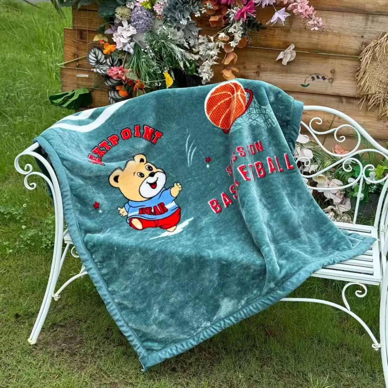 Yuntong Blanket, a super transparent double-layer thickened edged-wrapped baby blanket for kindergarten naps, is a warm blanket for children pic 7