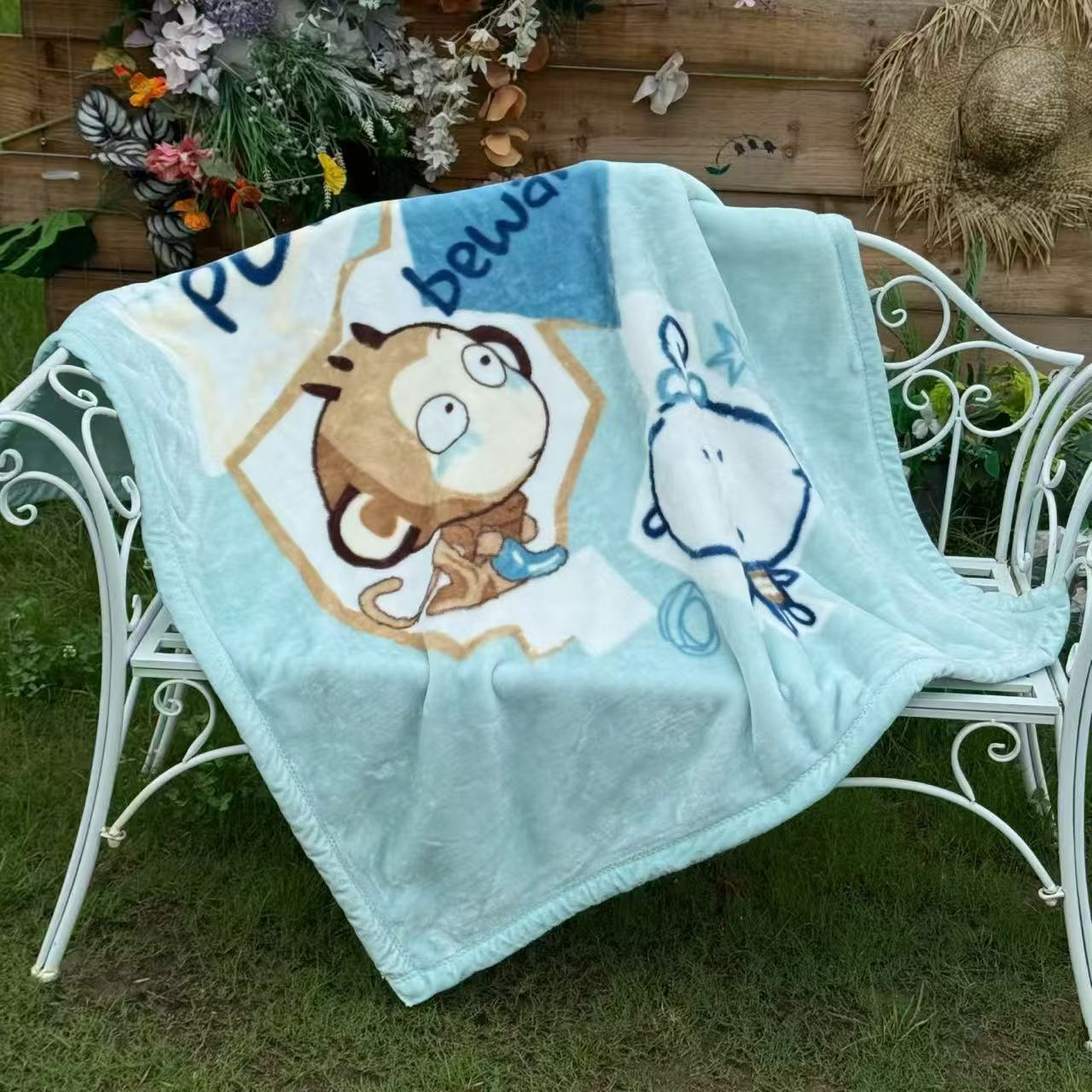 Yuntong Blanket, a super transparent double-layer thickened edged-wrapped baby blanket for kindergarten naps, is a warm blanket for children pic 2