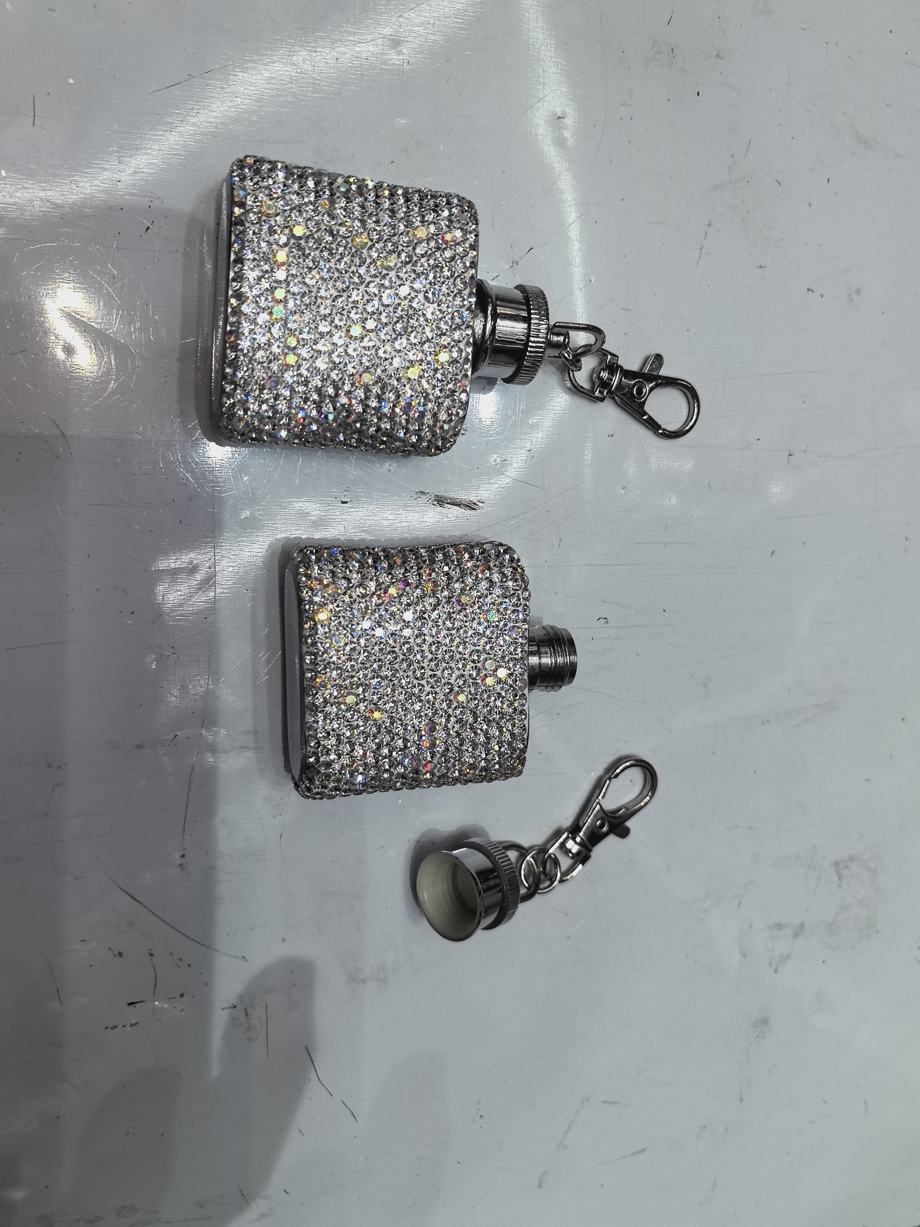 鑫诚饰品5149A时尚精美镶钻酒壶钥匙扣挂件详情图3