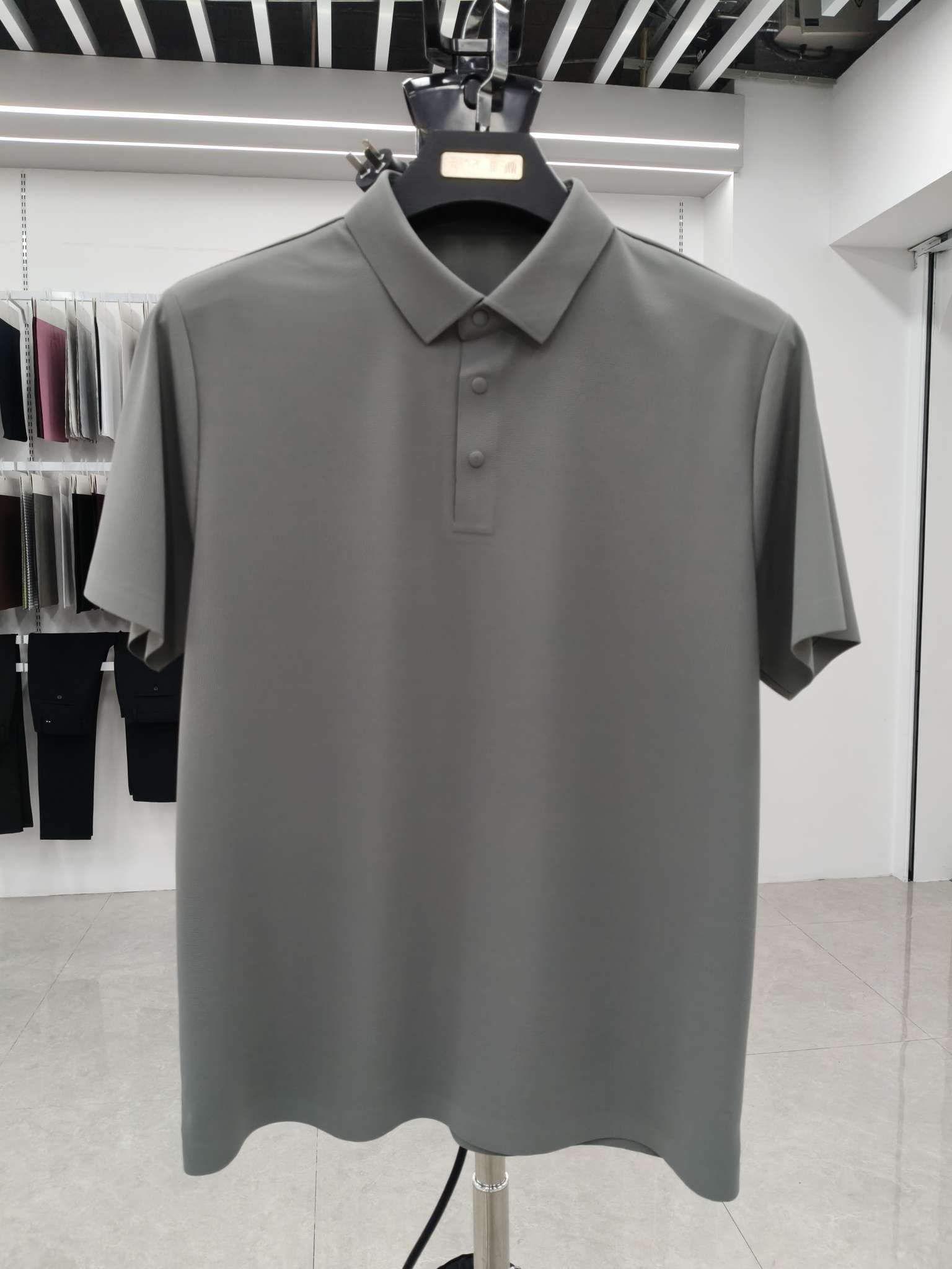 The short-sleeved textile fabric for summer is breathable, soft and comfortable for spring and summer