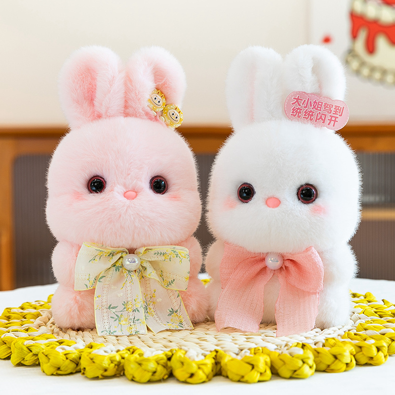 Scented table with small dolls, animal plush toys, toy dolls, computer decorative items, cats, rabbits and penguins Item Picture