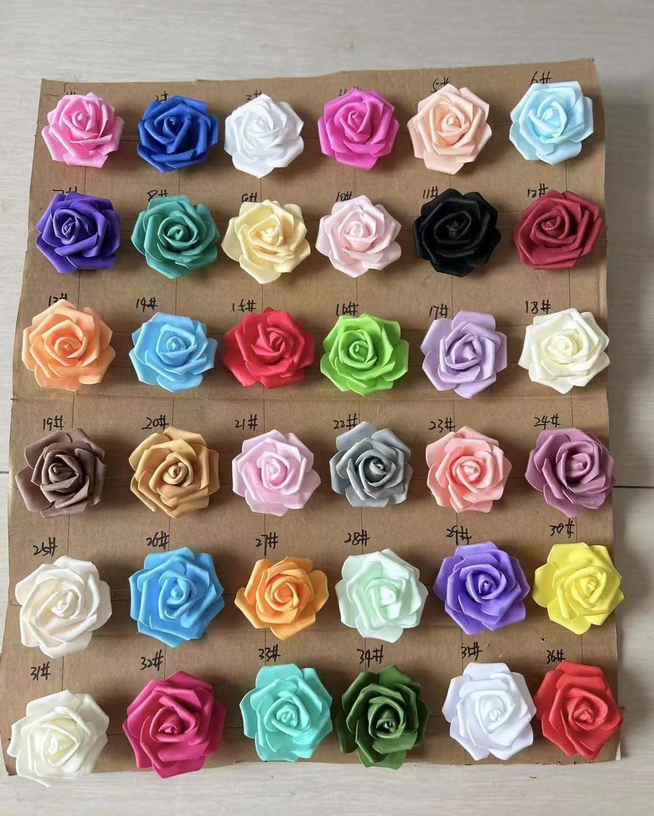 High-end custom-made artificial flower gift boxes, factory direct sales, large heart-shaped flower bouquets details Picture