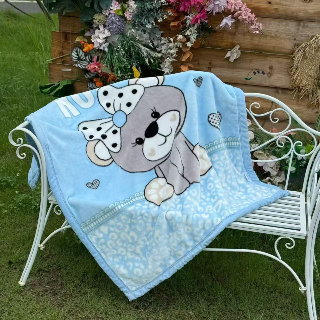 Yuntong Blanket, a super transparent double-layer thickened edged-wrapped baby blanket for kindergarten naps, is a warm blanket for children pic 14