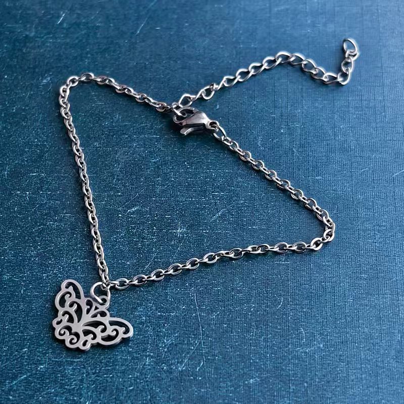 Cross-border foreign trade DIY jewelry accessories, insect, butterfly bracelets, pendants, necklaces, titanium steel, stainless steel, personalized and fashionable trends Item Picture