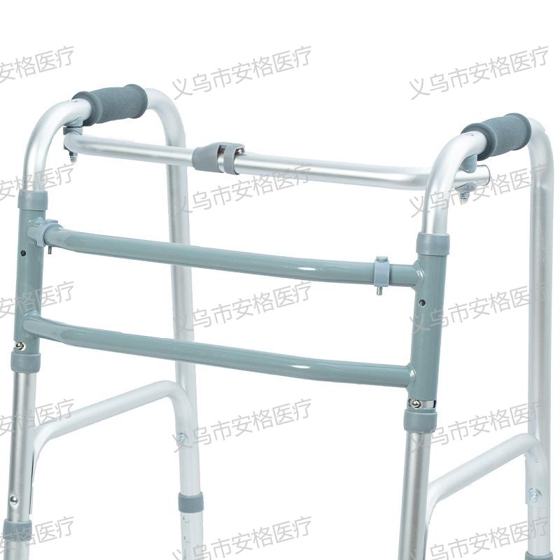 The elderly walking aid is made of lightweight aluminum alloy with anti-slip wheels and adjustable height. It is a folding learning walker and a walking stick. It is a rehabilitation device Application Scenario