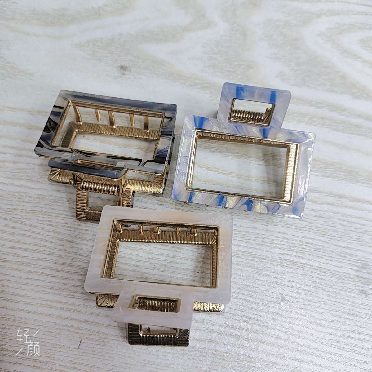Clips de pelo accesorios de pelo de metal de moda simple para mujeres adornos de cabeza para uso diario acrílico clips de pelo de acetato de aleación adorable clip de captura accesorios de pelo clips de acrílico detail image 10