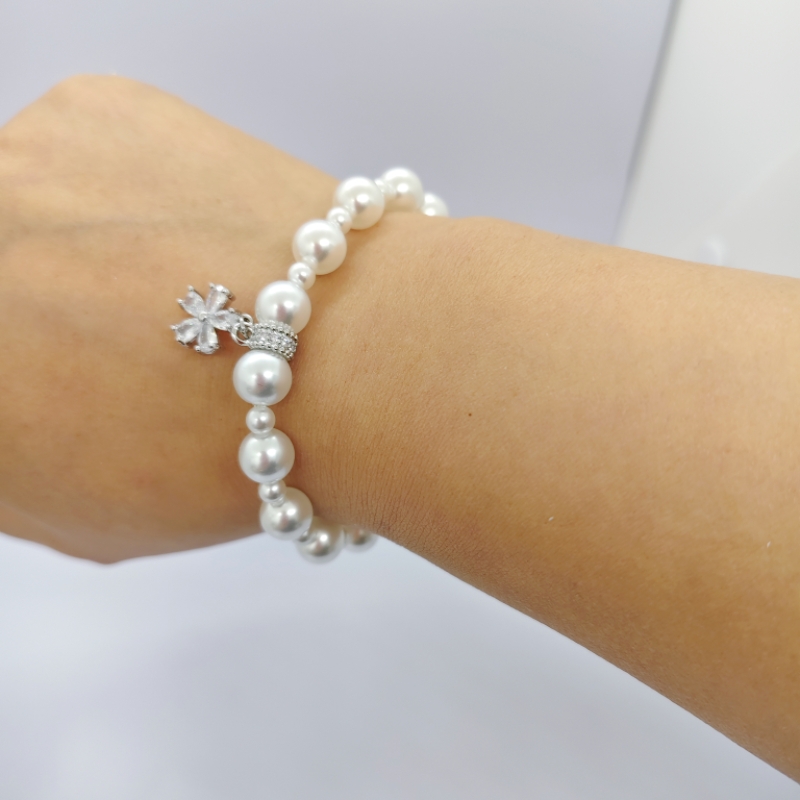 Pearl 2026 New style Women's Shi Family Round High-quality elastic rope Zircon five-petal flower color-preserving electroplated bracelet