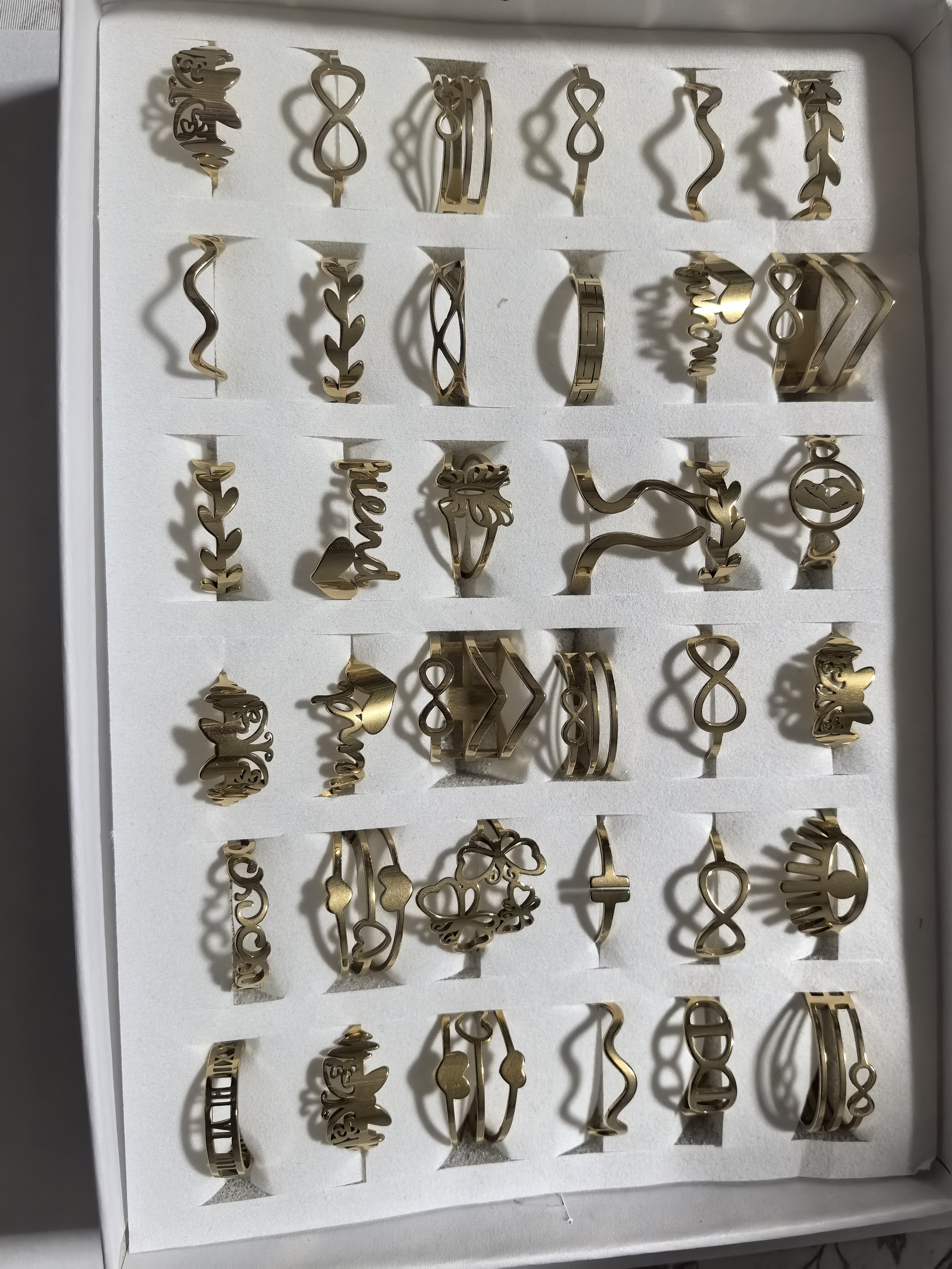 
百搭不锈钢金属戒指
