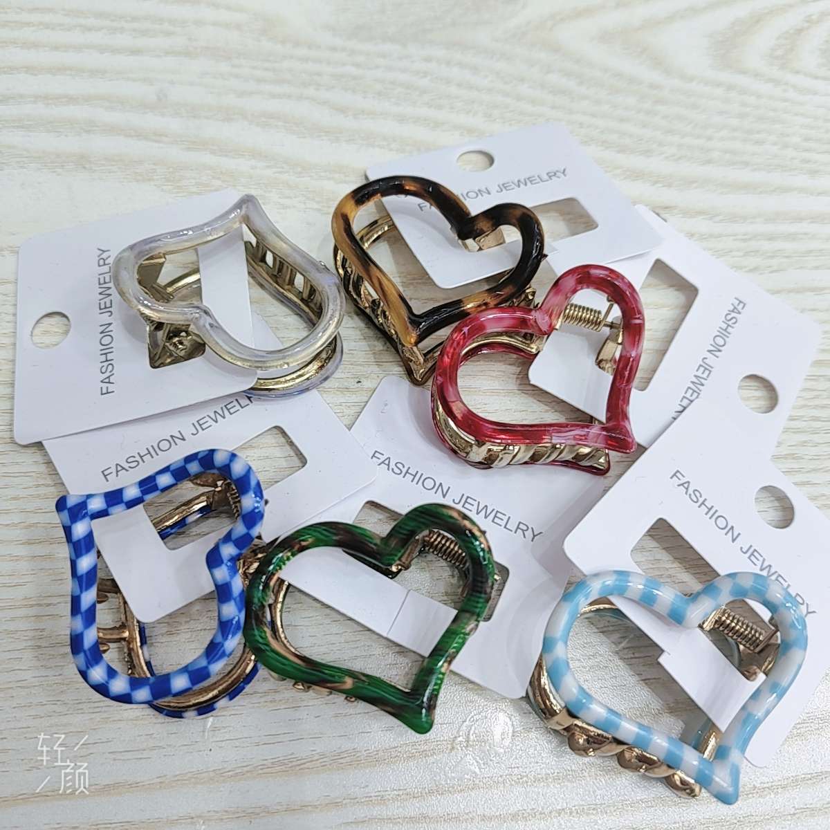 Hairpins, fashionable headwear, cute women's hair accessories, clips, hair accessory accessories, spring new style alloy heart style gripper