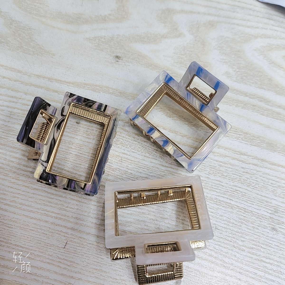 Clips de pelo accesorios de pelo de metal de moda simple para mujeres adornos de cabeza para uso diario acrílico clips de pelo de acetato de aleación adorable clip de captura accesorios de pelo clips de acrílico detail image 11