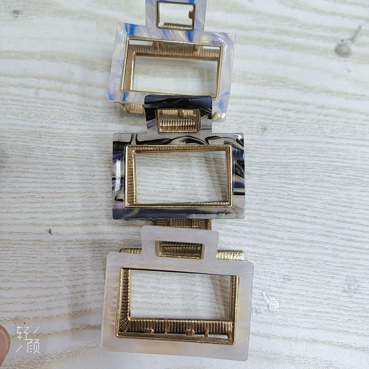 Clips de pelo accesorios de pelo de metal de moda simple para mujeres adornos de cabeza para uso diario acrílico clips de pelo de acetato de aleación adorable clip de captura accesorios de pelo clips de acrílico detail image 5