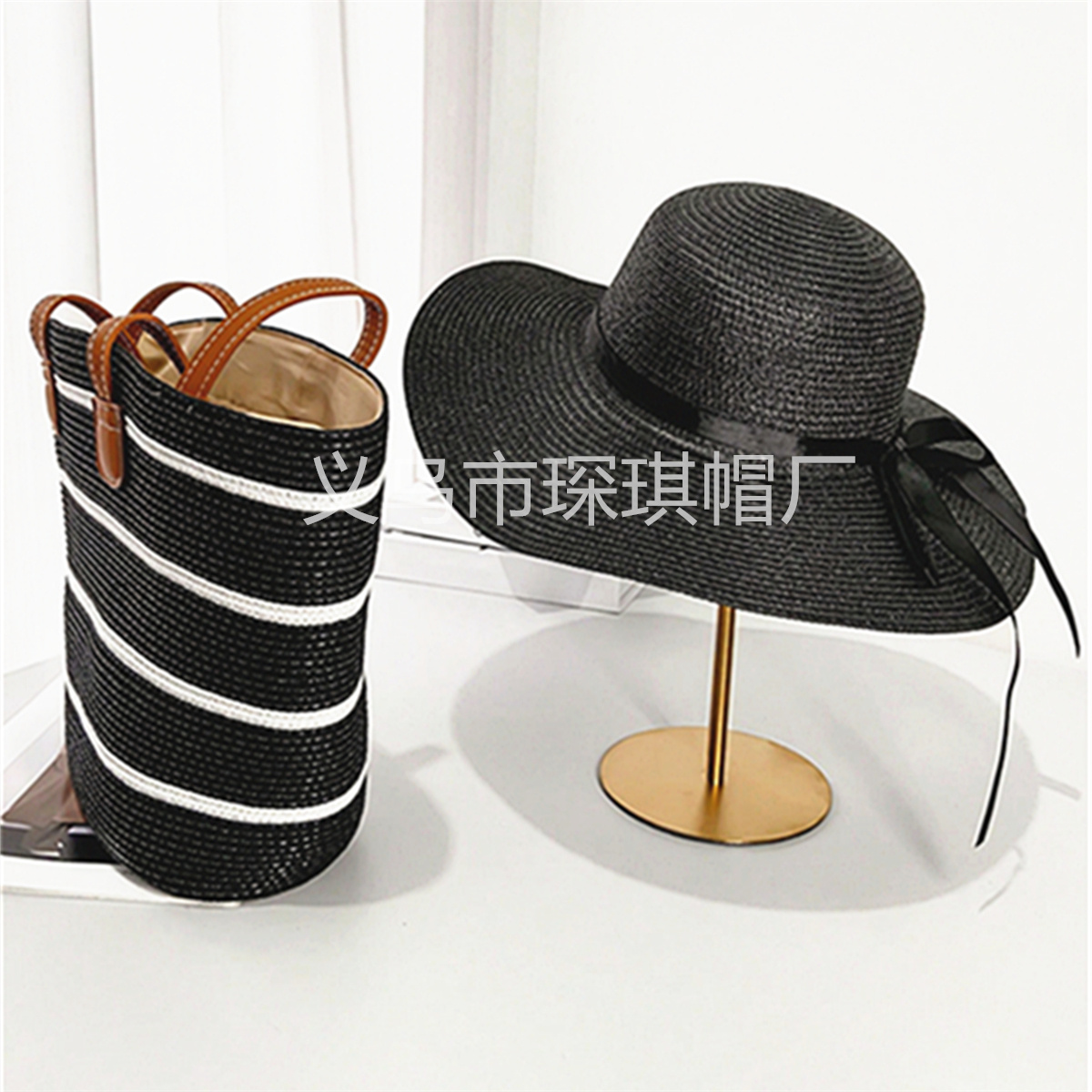 Women's cross-border bestsellers: spring and summer straw woven beach bags, beach hats, straw hats, beach vacation sun protection and shade hats, UV-resistant foldable outdoor swimming pool shooting fashionable sun protection hats, solid-color straw woven hats Specification image