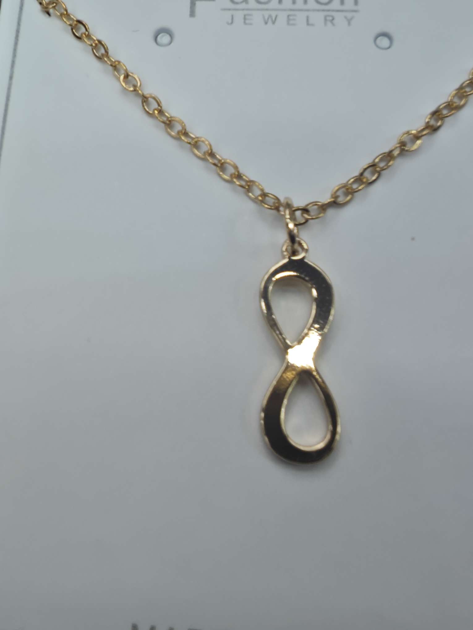 8字锁骨链时尚简约饰品轻奢女款百搭项链日常佩戴