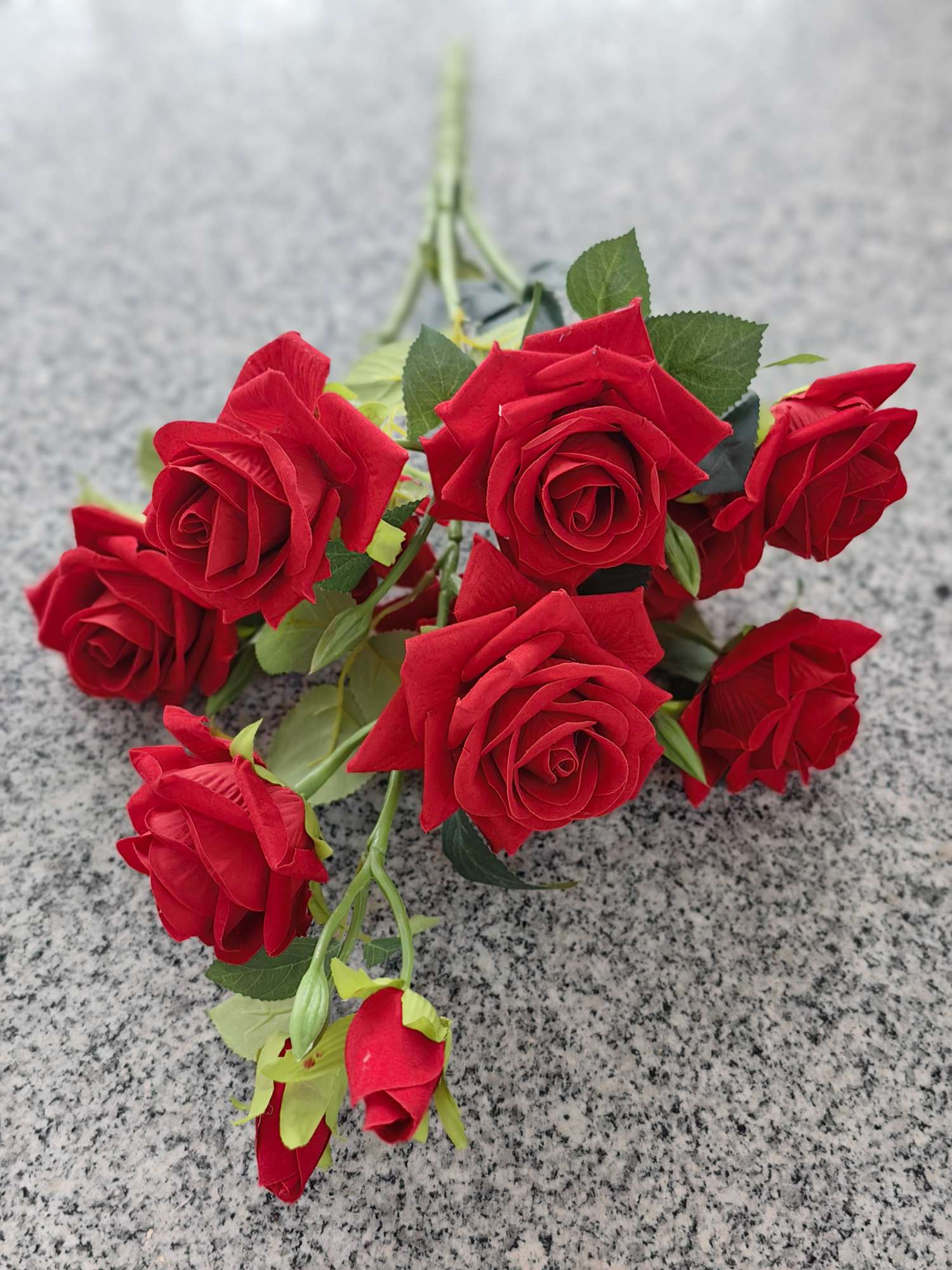 12-head velvet with large corner pieces, high-end artificial floral patterns, large flower heads and multi-color mixed combinations Specification image