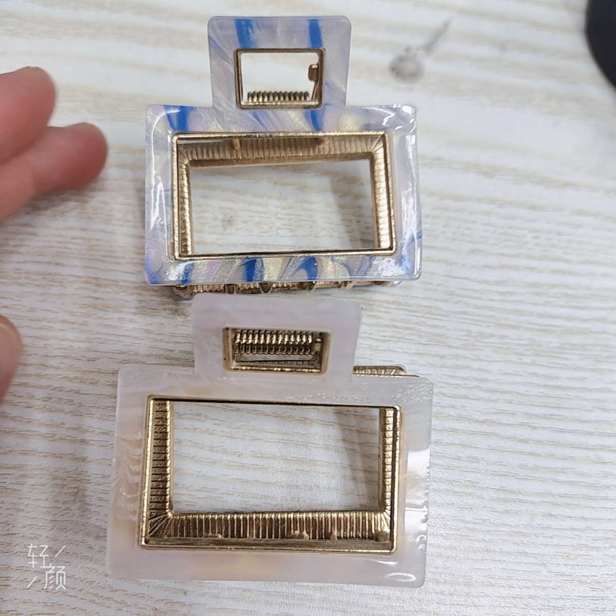 Clips de pelo accesorios de pelo de metal de moda simple para mujeres adornos de cabeza para uso diario acrílico clips de pelo de acetato de aleación adorable clip de captura accesorios de pelo clips de acrílico detail image 13