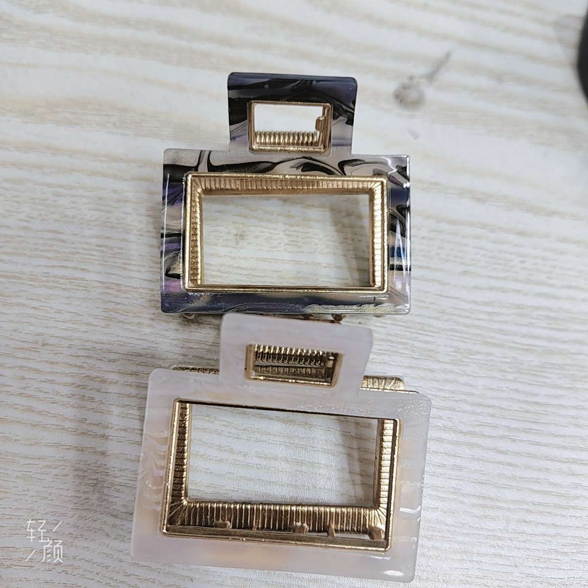 Clips de pelo accesorios de pelo de metal de moda simple para mujeres adornos de cabeza para uso diario acrílico clips de pelo de acetato de aleación adorable clip de captura accesorios de pelo clips de acrílico detail image 14